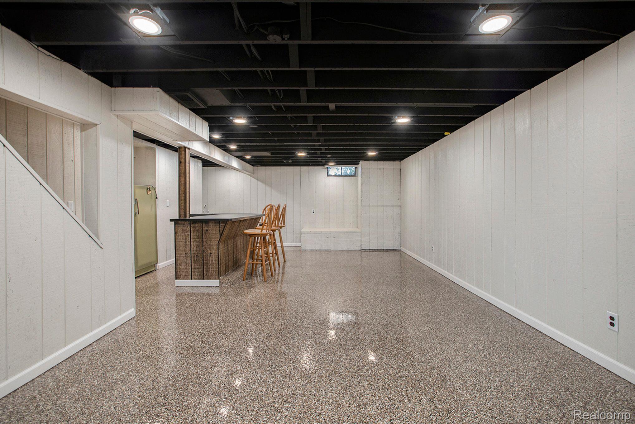 8500 LEE Road