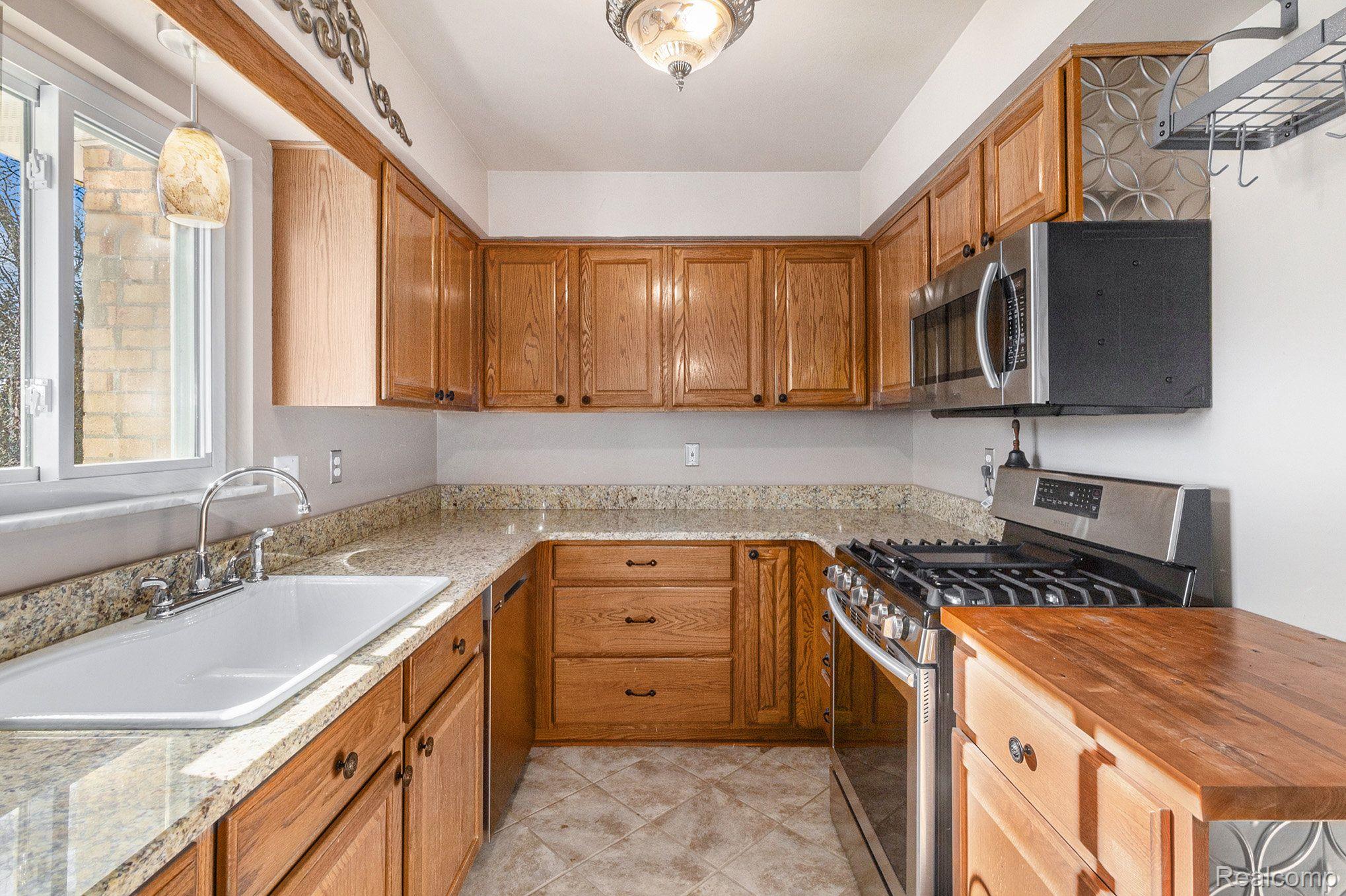 8500 LEE Road