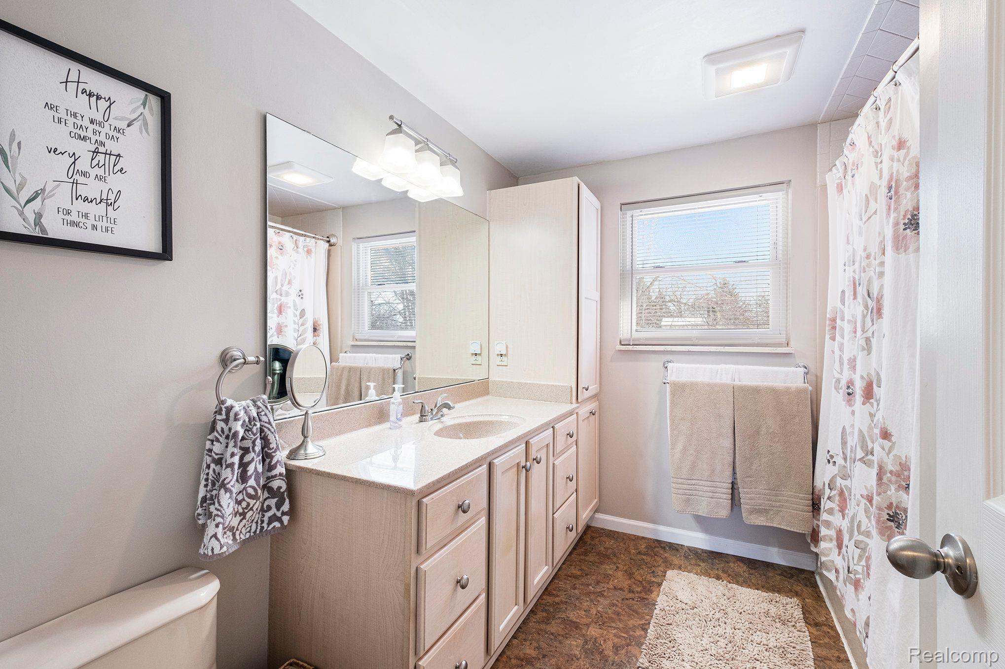 1342 GREENVIEW Drive
