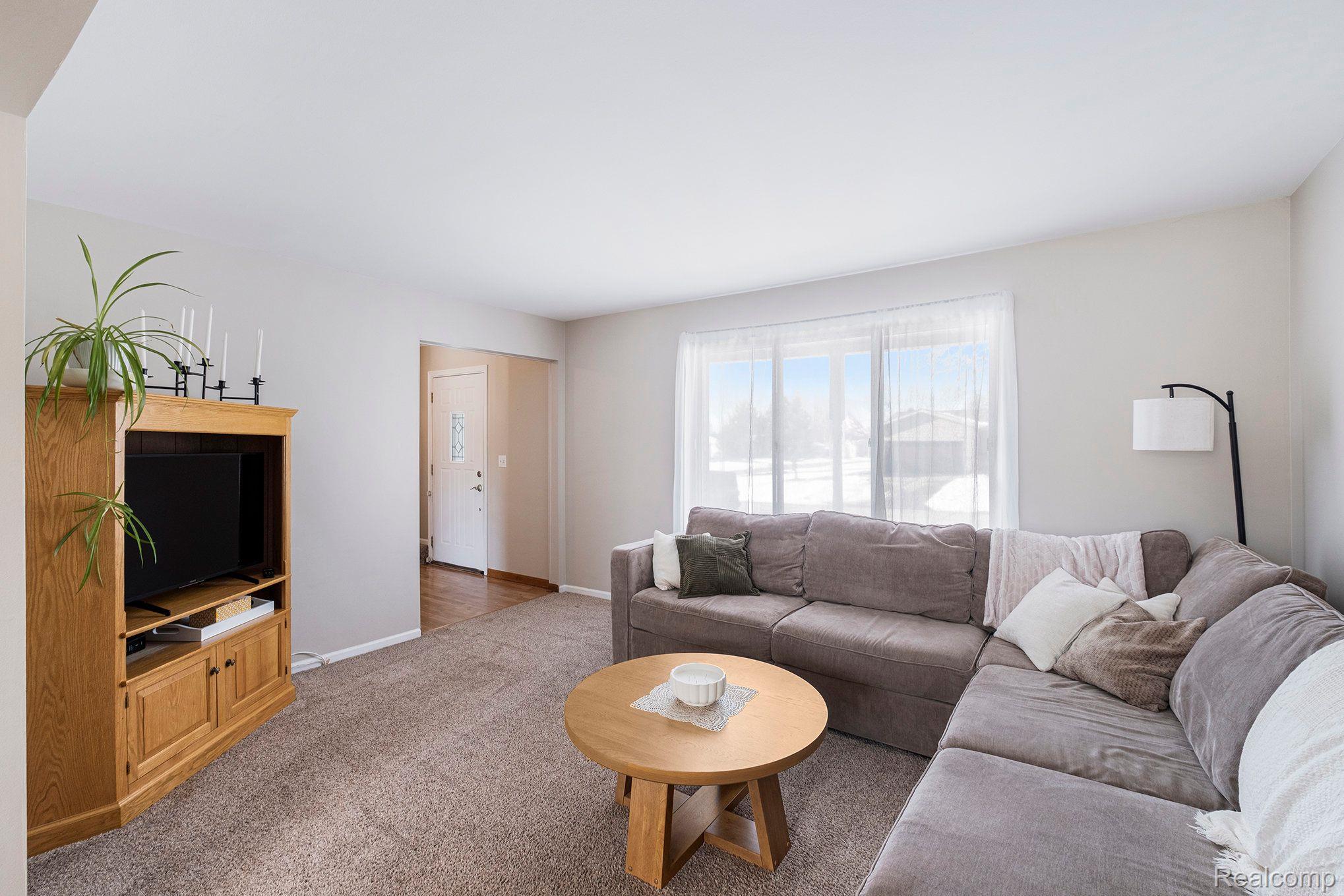 1342 GREENVIEW Drive