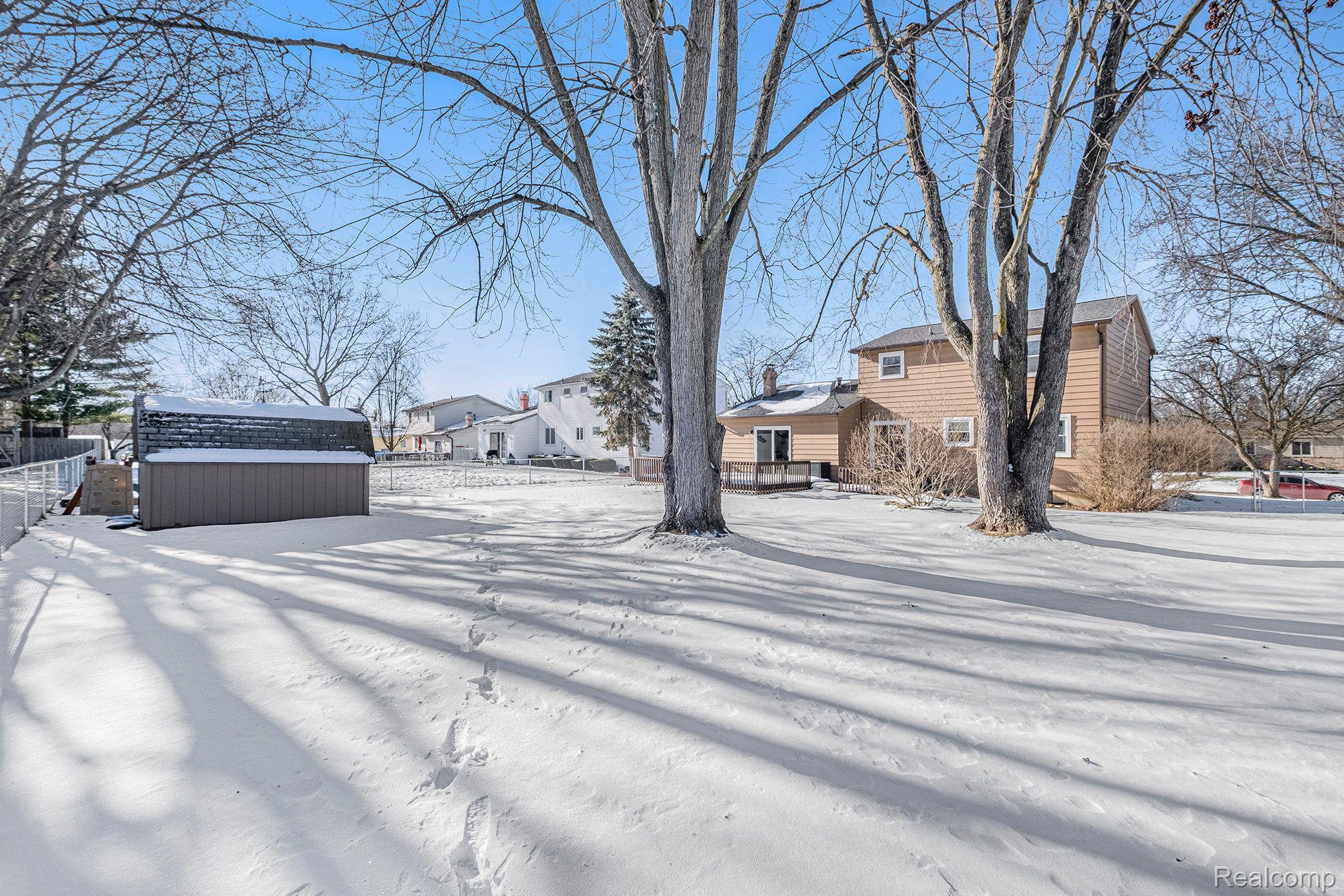 1342 GREENVIEW Drive