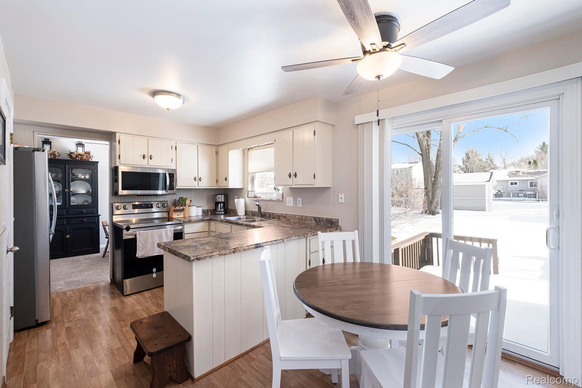 1342 GREENVIEW Drive