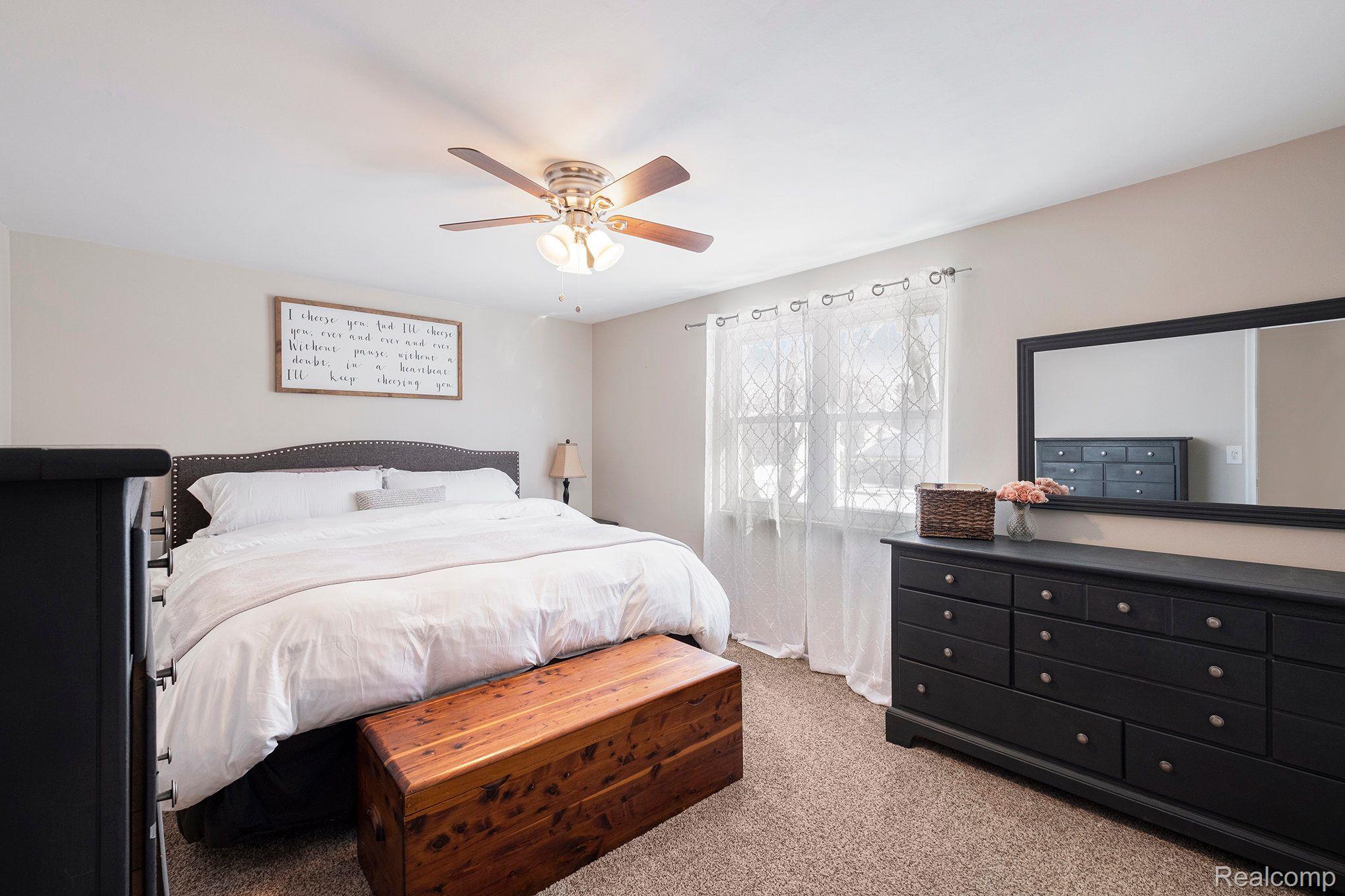 1342 GREENVIEW Drive