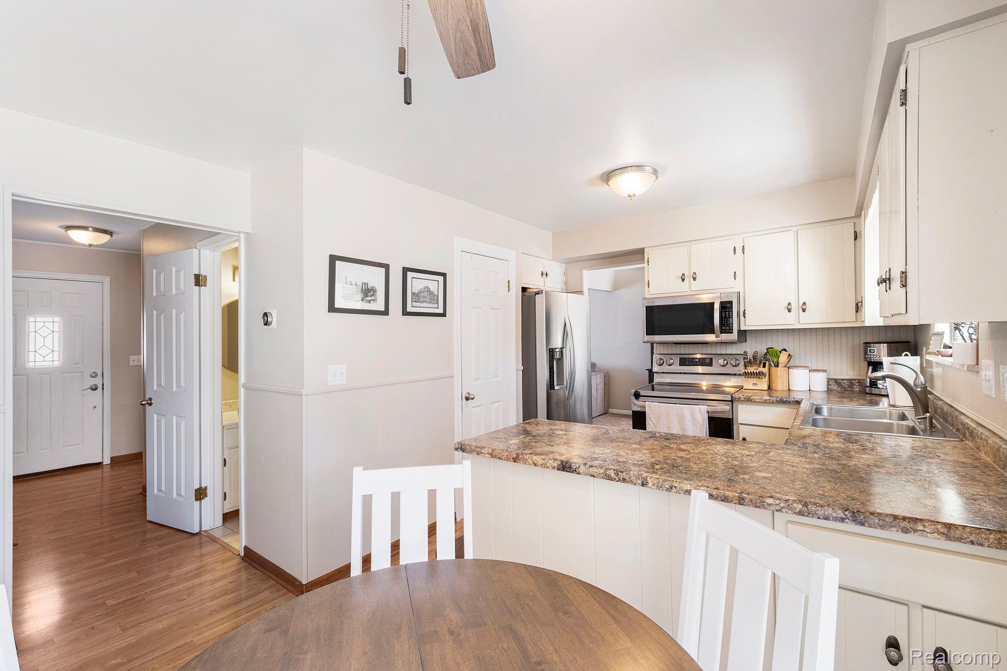 1342 GREENVIEW Drive