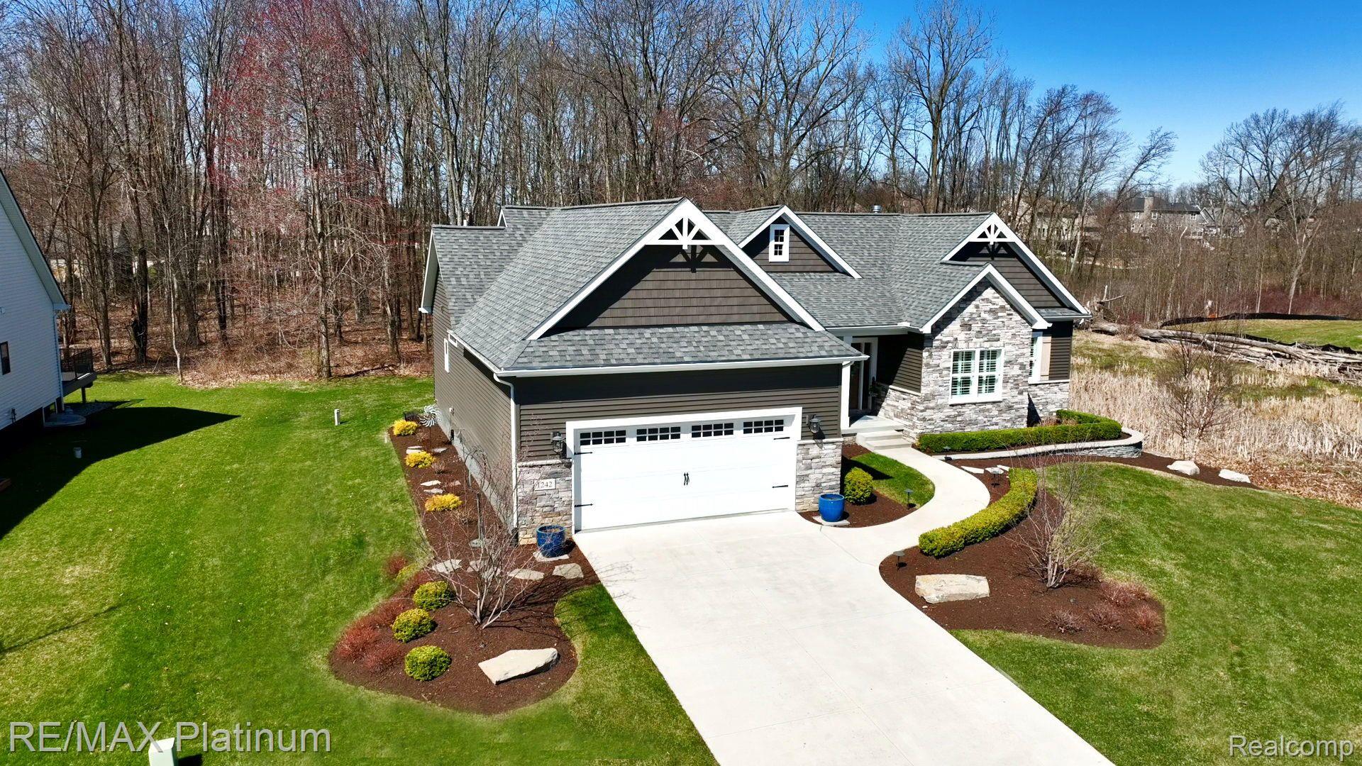 1242 TIMBERLEAF Drive