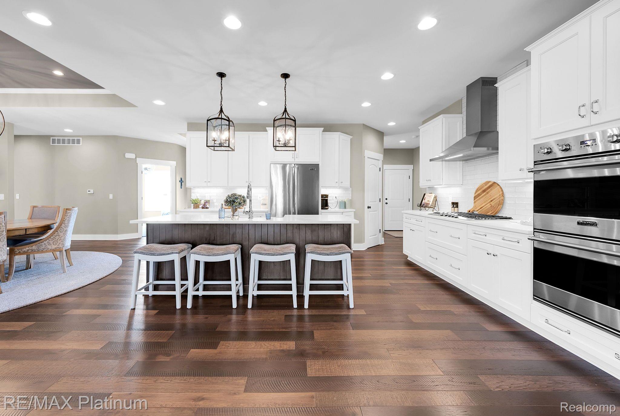 1242 TIMBERLEAF Drive