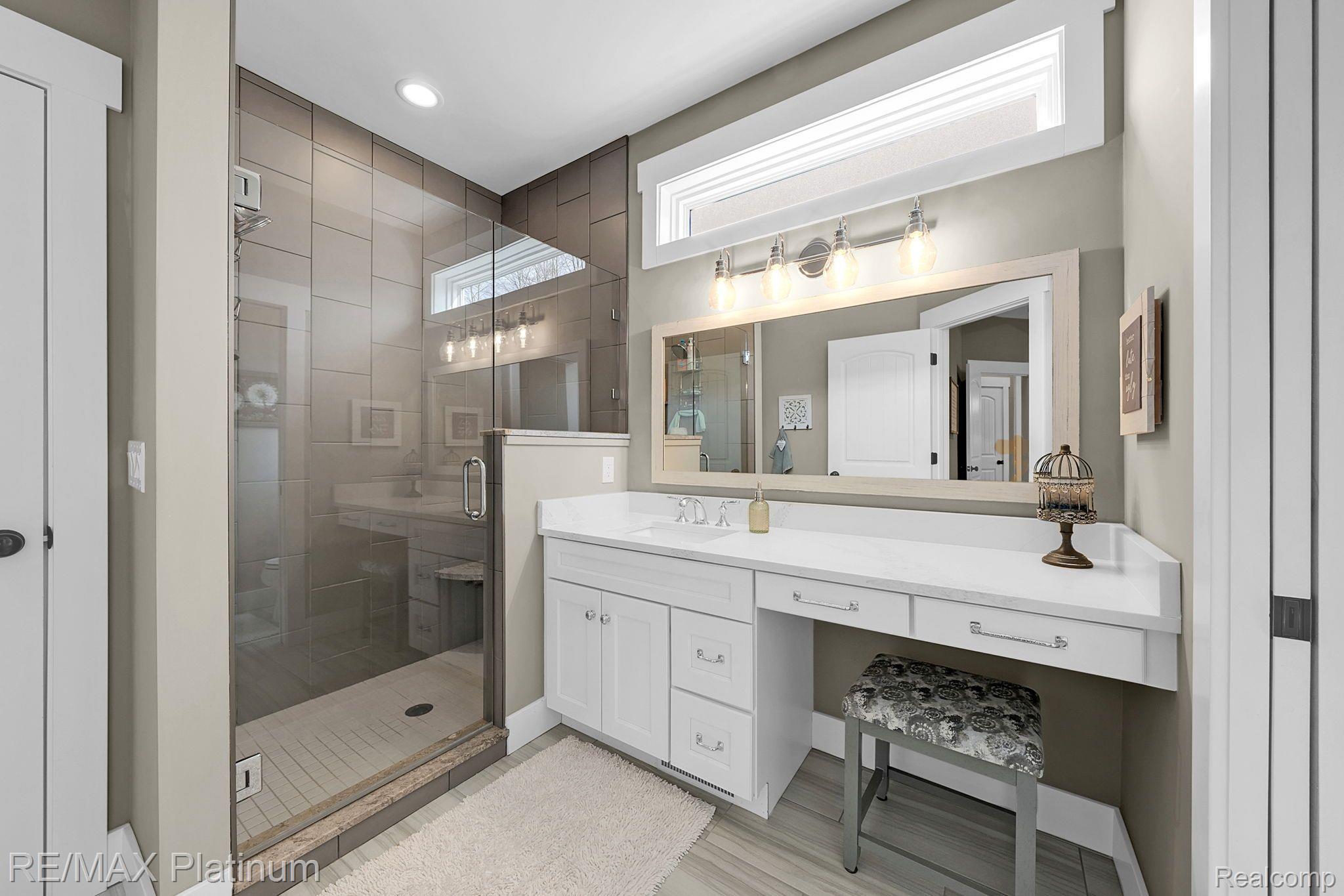 1242 TIMBERLEAF Drive