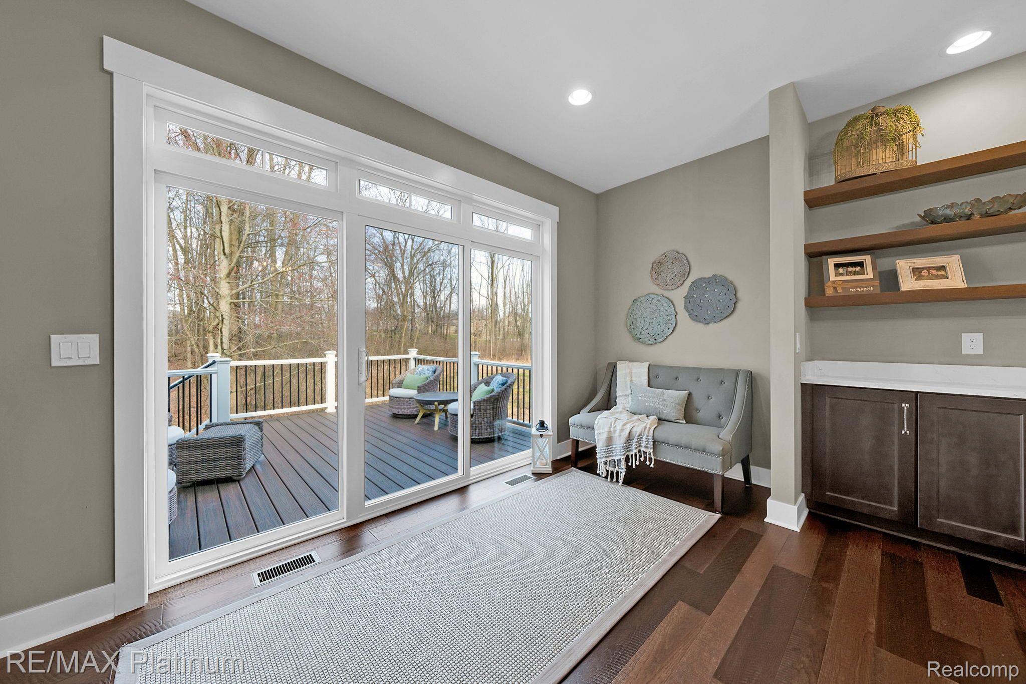 1242 TIMBERLEAF Drive