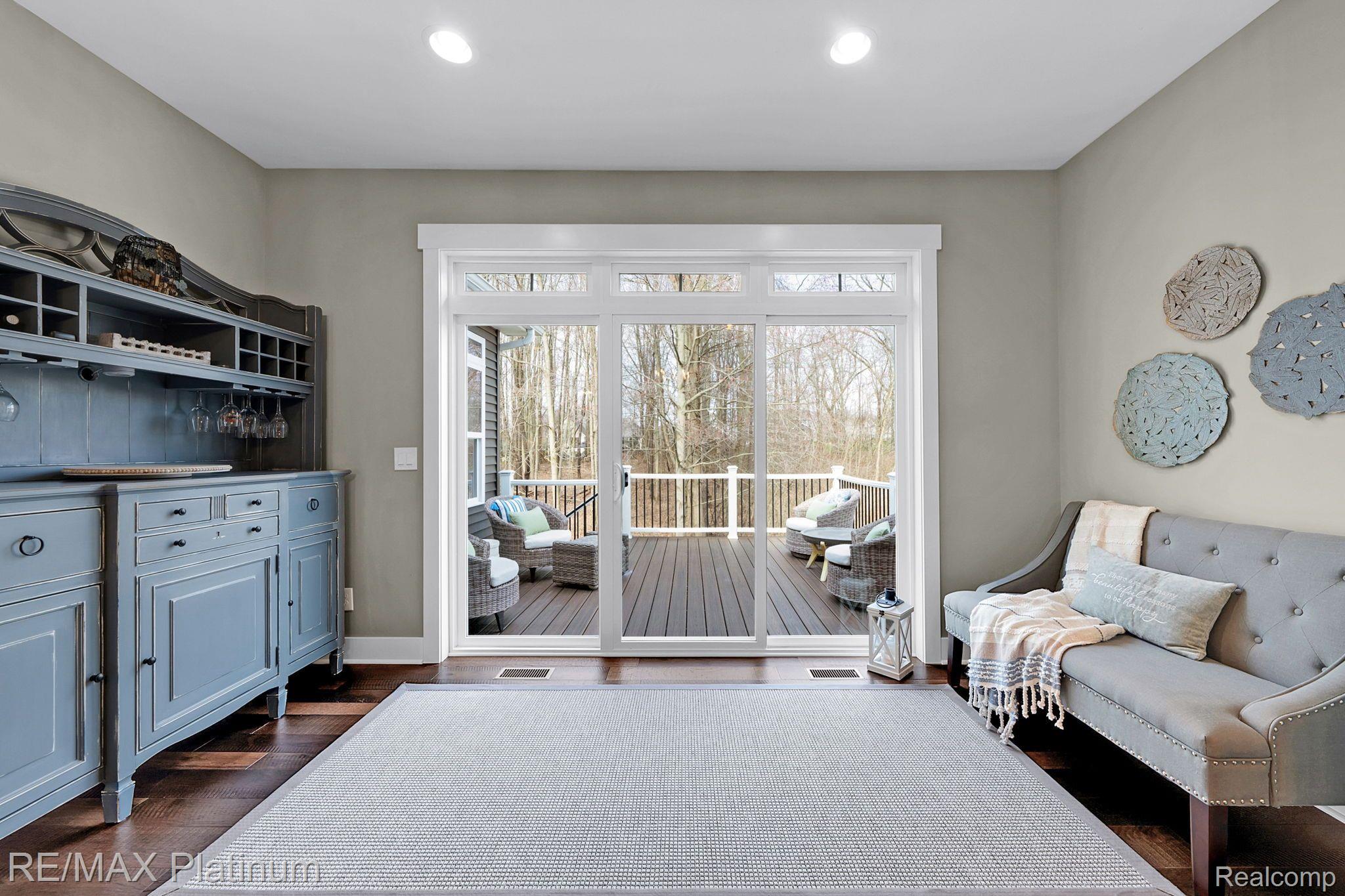 1242 TIMBERLEAF Drive