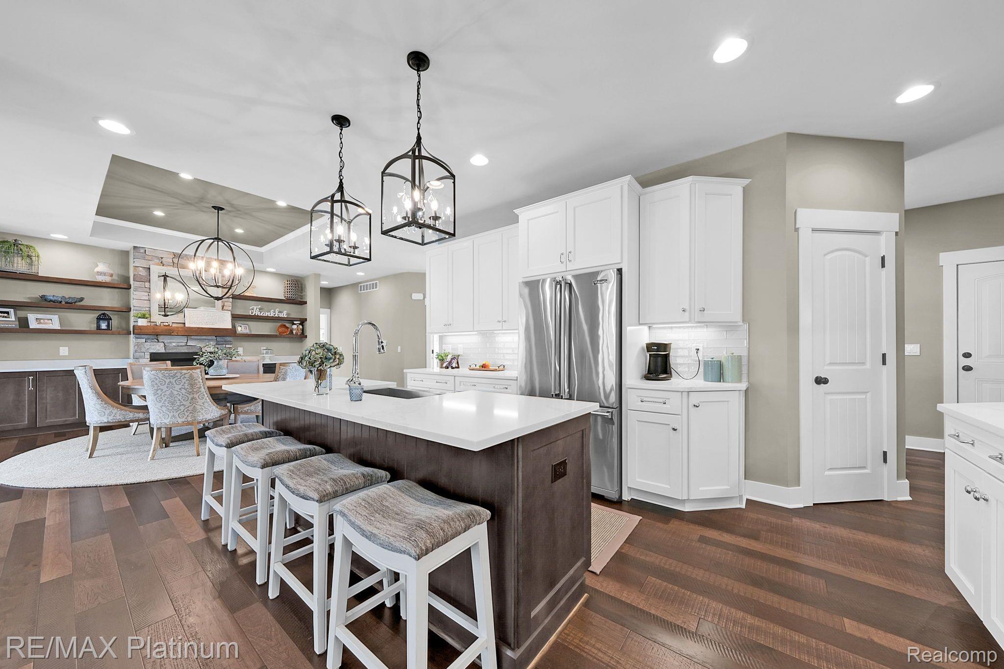 1242 TIMBERLEAF Drive