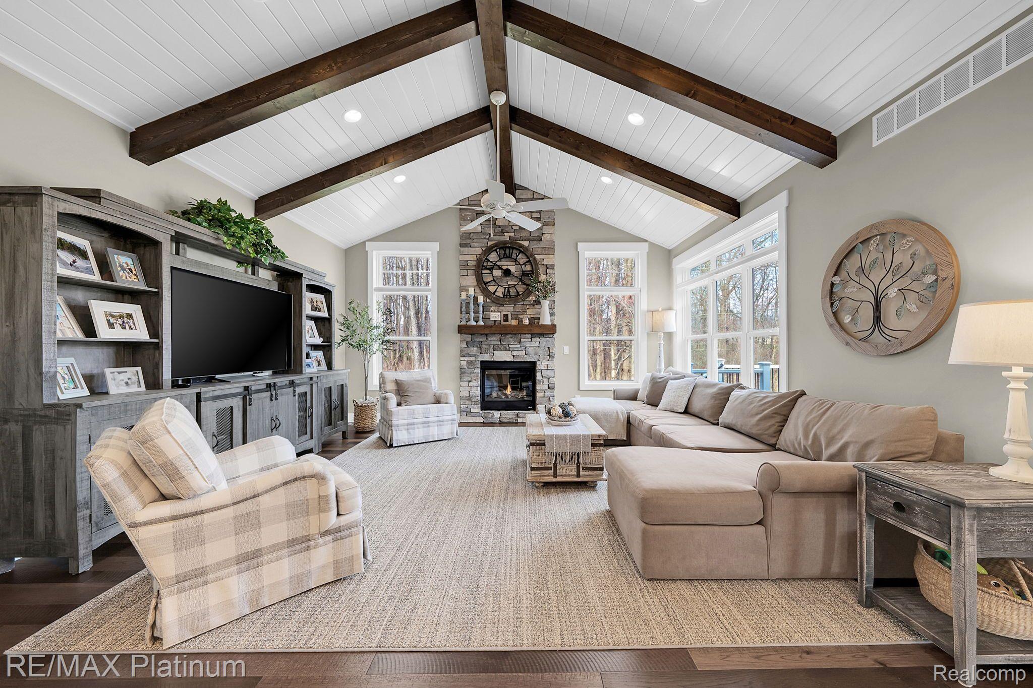 1242 TIMBERLEAF Drive