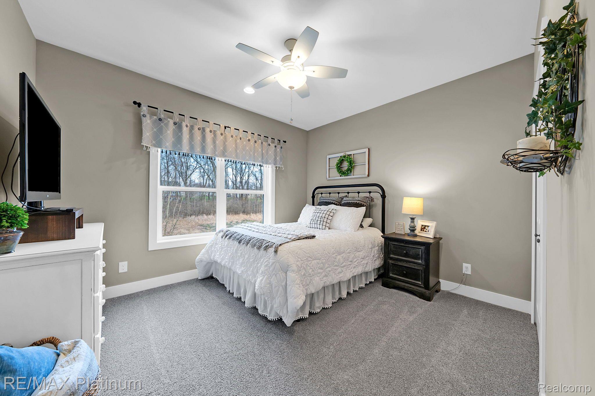 1242 TIMBERLEAF Drive