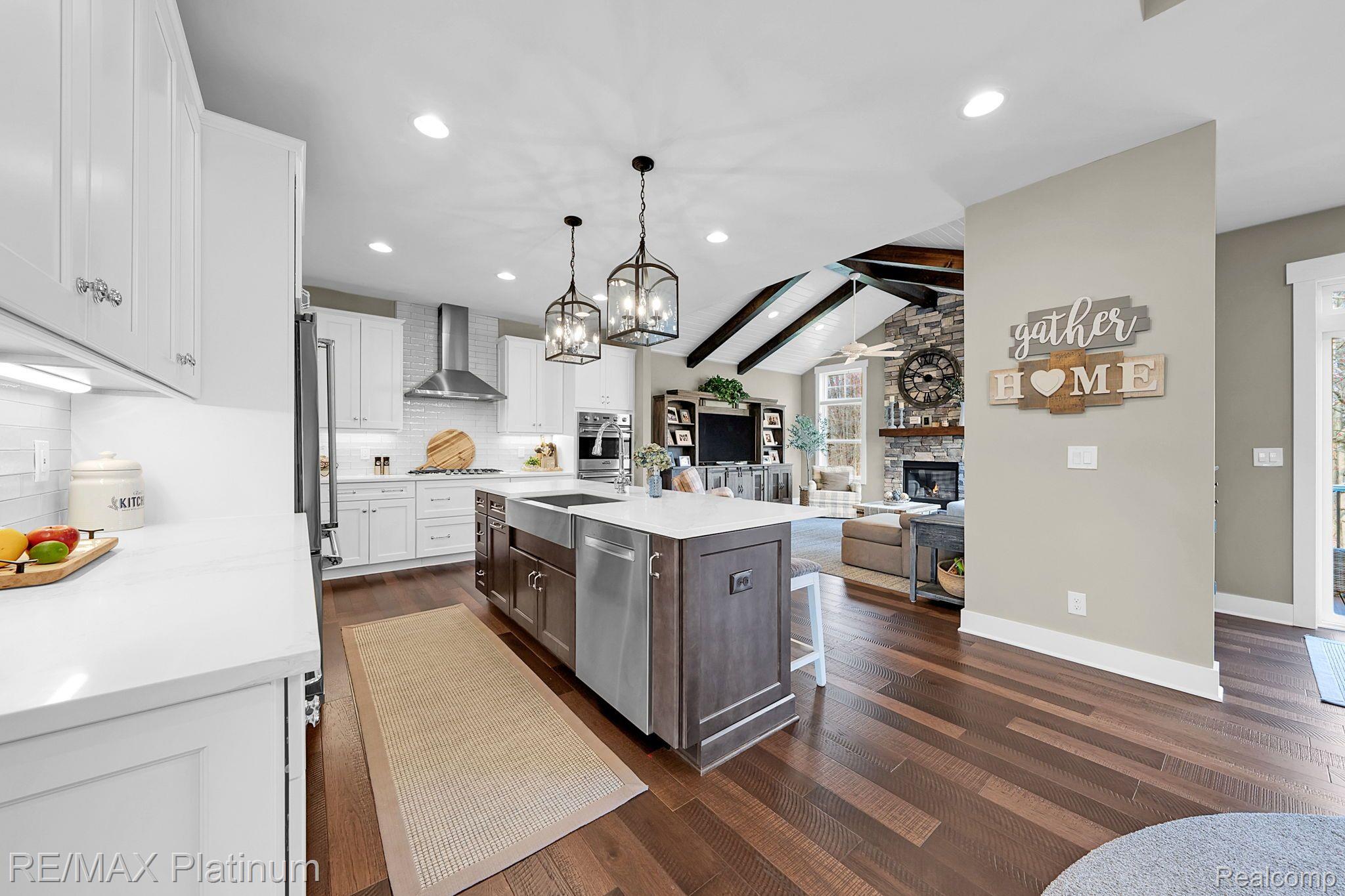 1242 TIMBERLEAF Drive