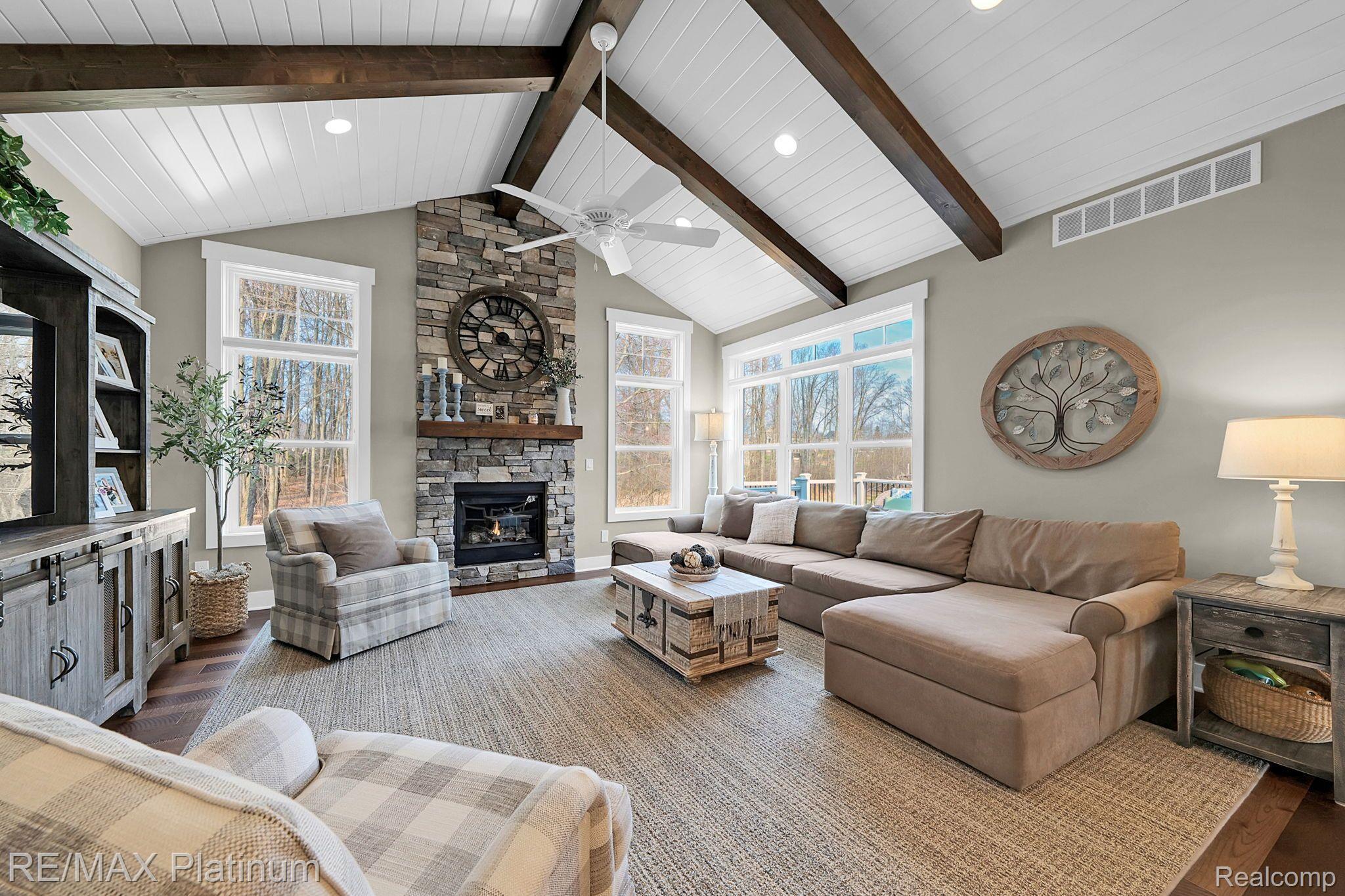 1242 TIMBERLEAF Drive