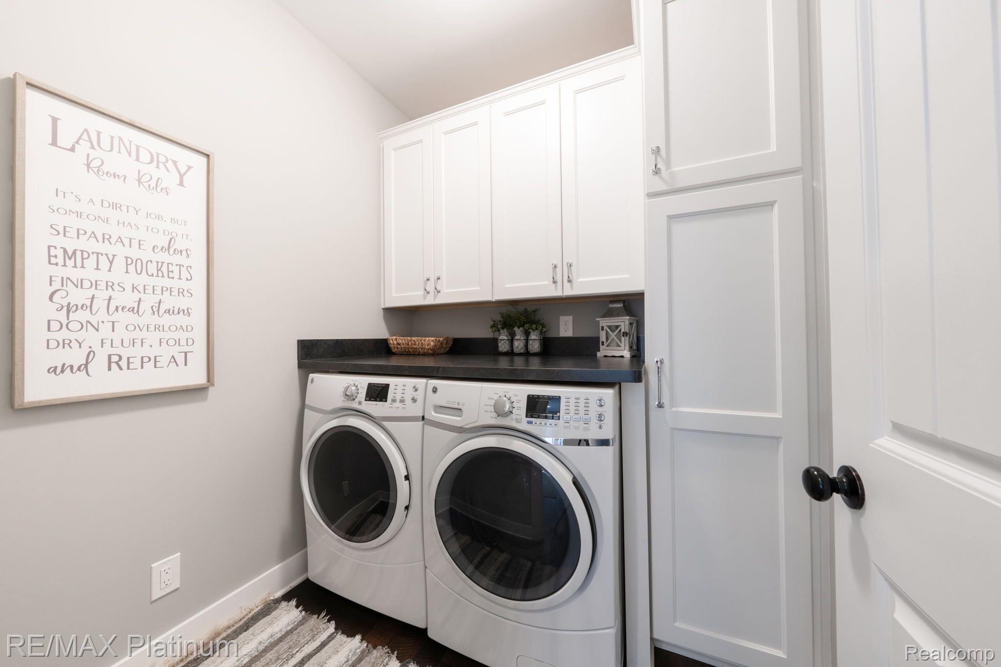 1242 TIMBERLEAF Drive