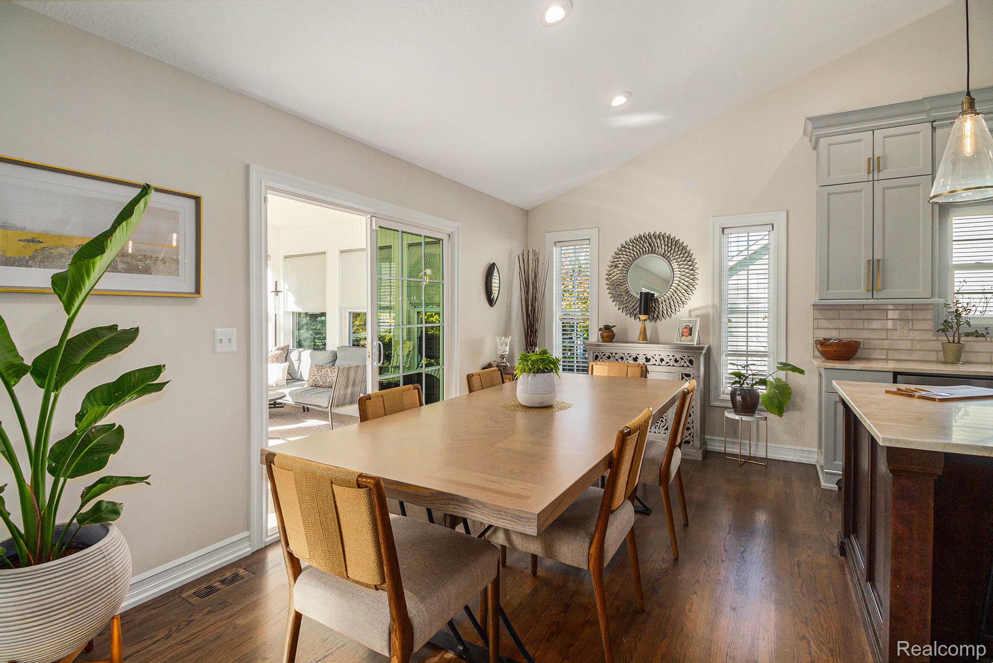 9203 Pine Walk Pass