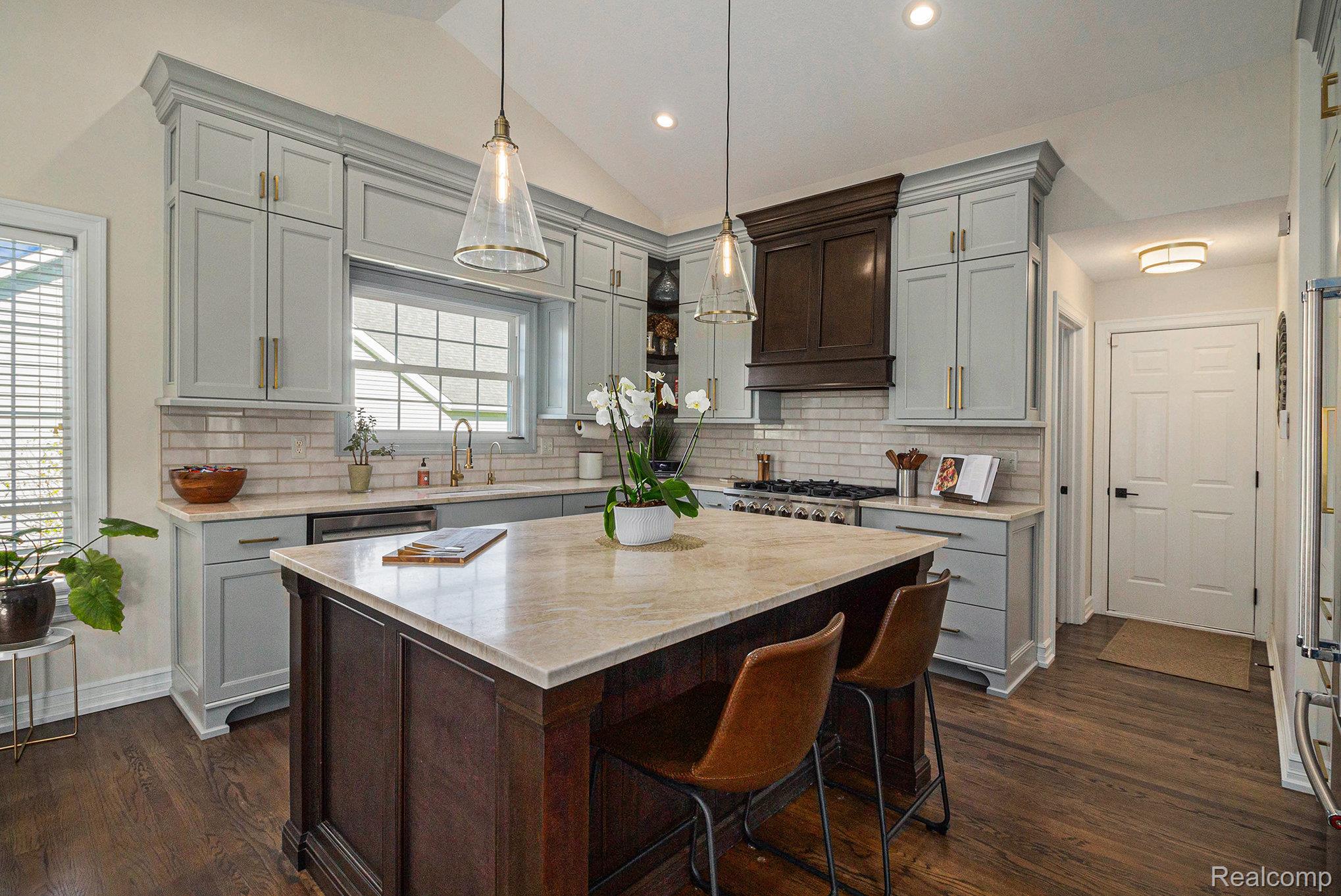9203 Pine Walk Pass