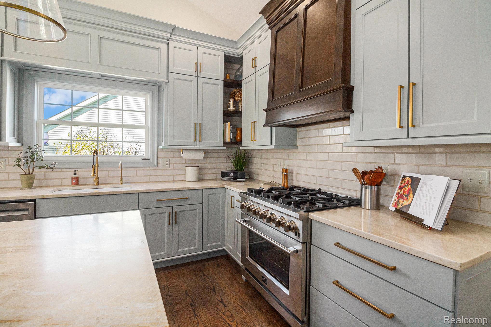 9203 Pine Walk Pass