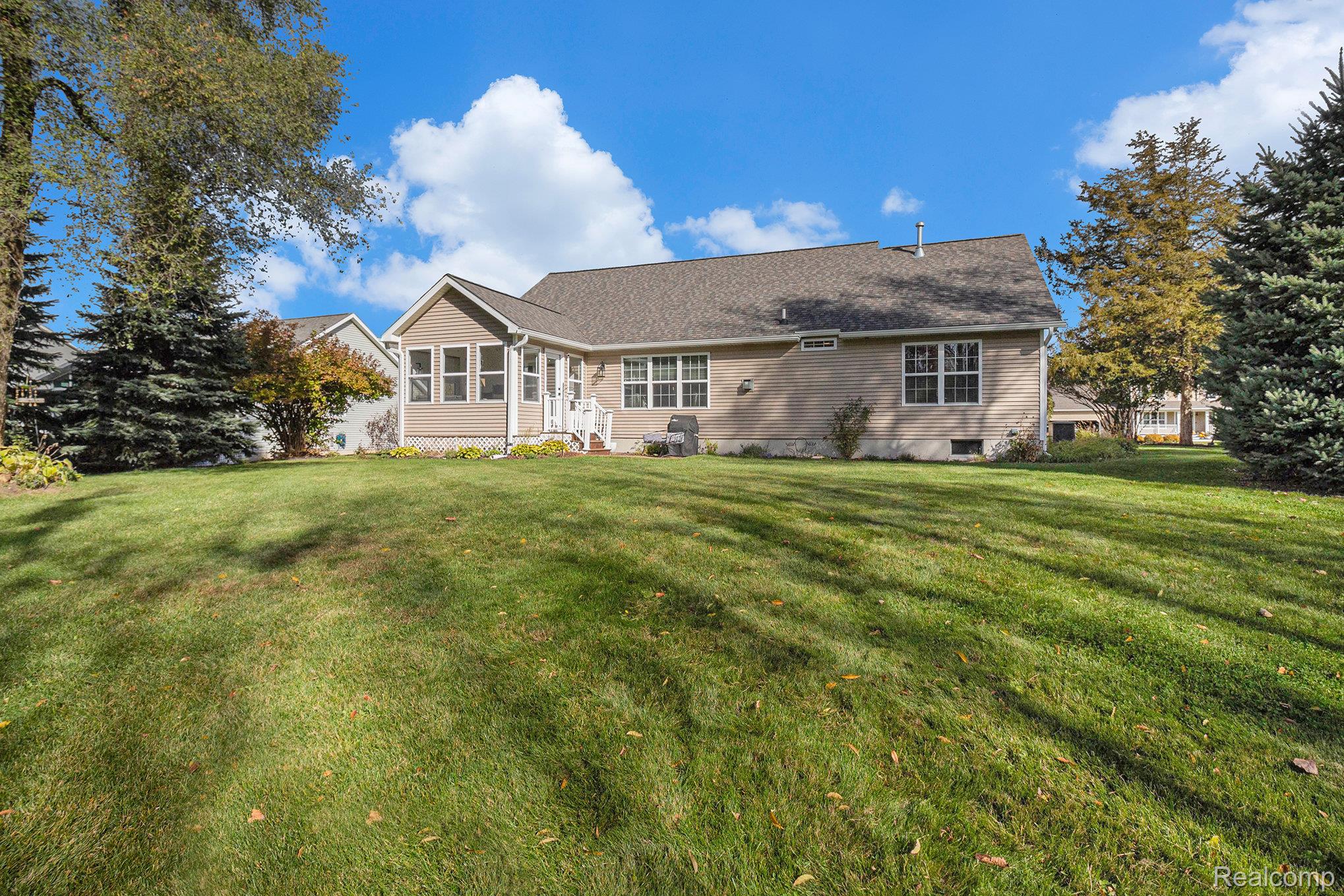 9203 Pine Walk Pass