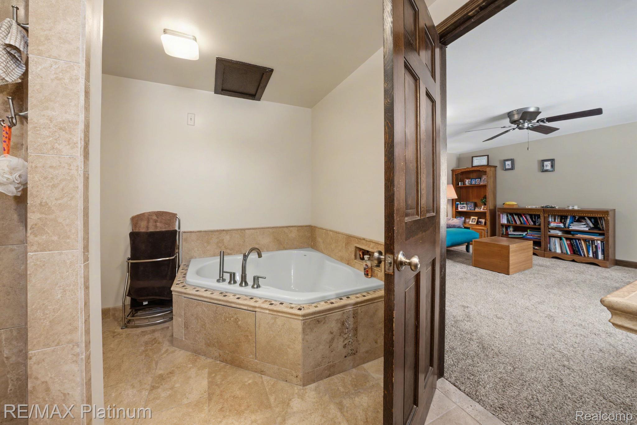 2863 Walmsley Circle Drive