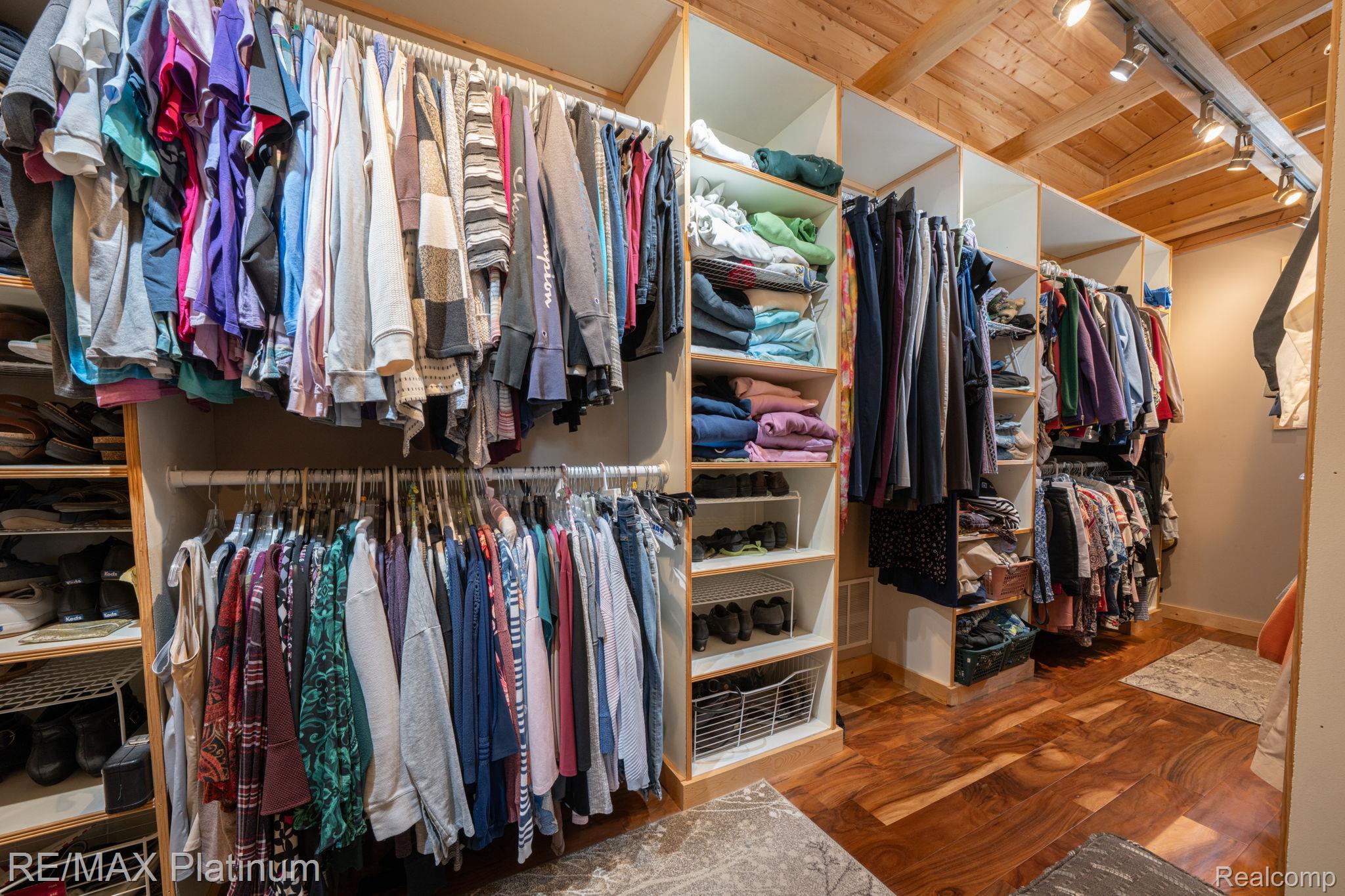 2863 Walmsley Circle Drive