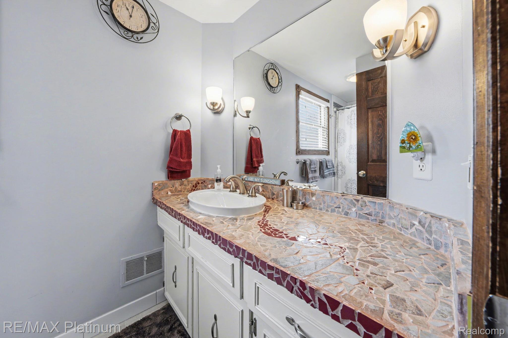 2863 Walmsley Circle Drive