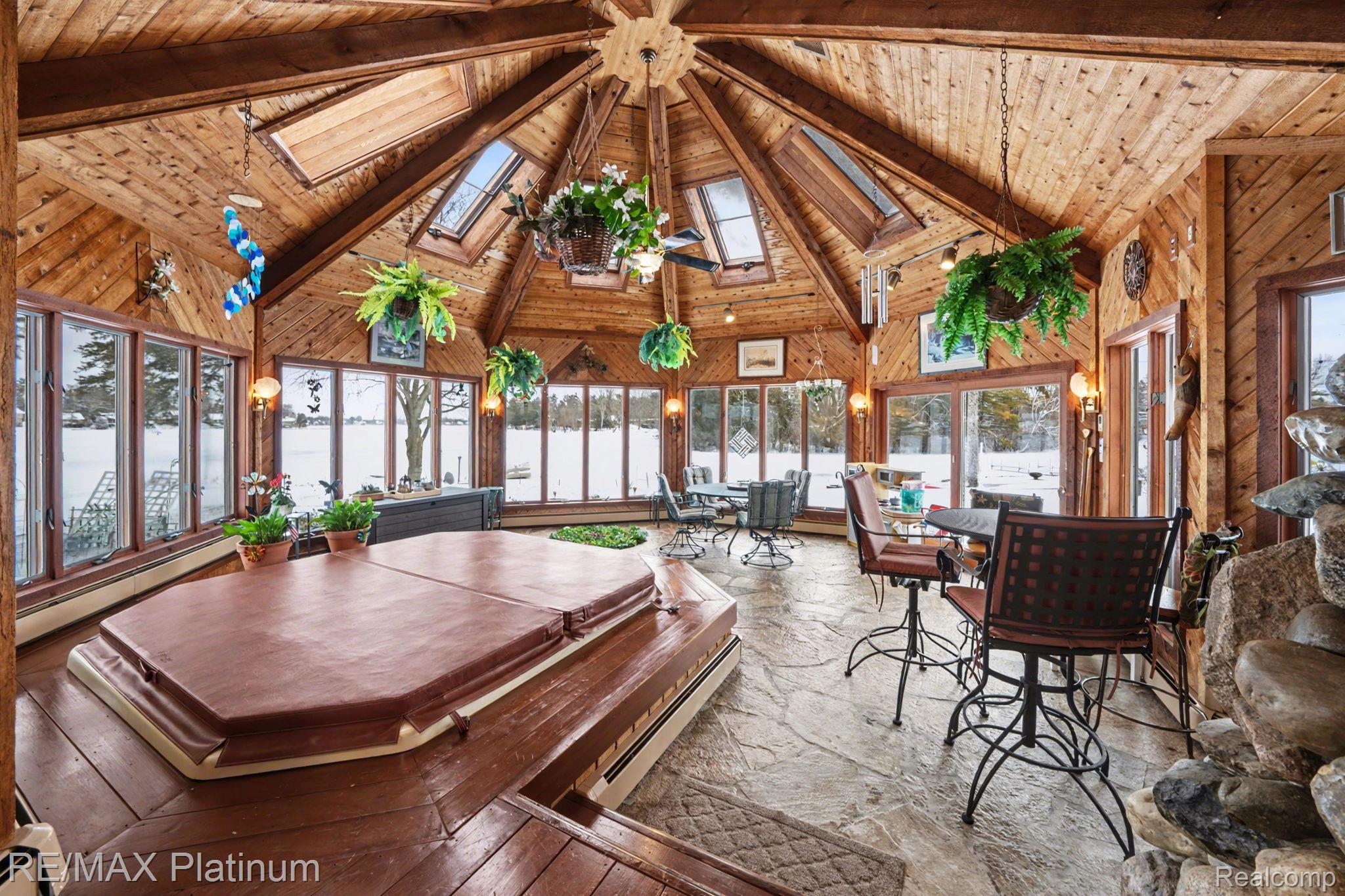 2863 Walmsley Circle Drive