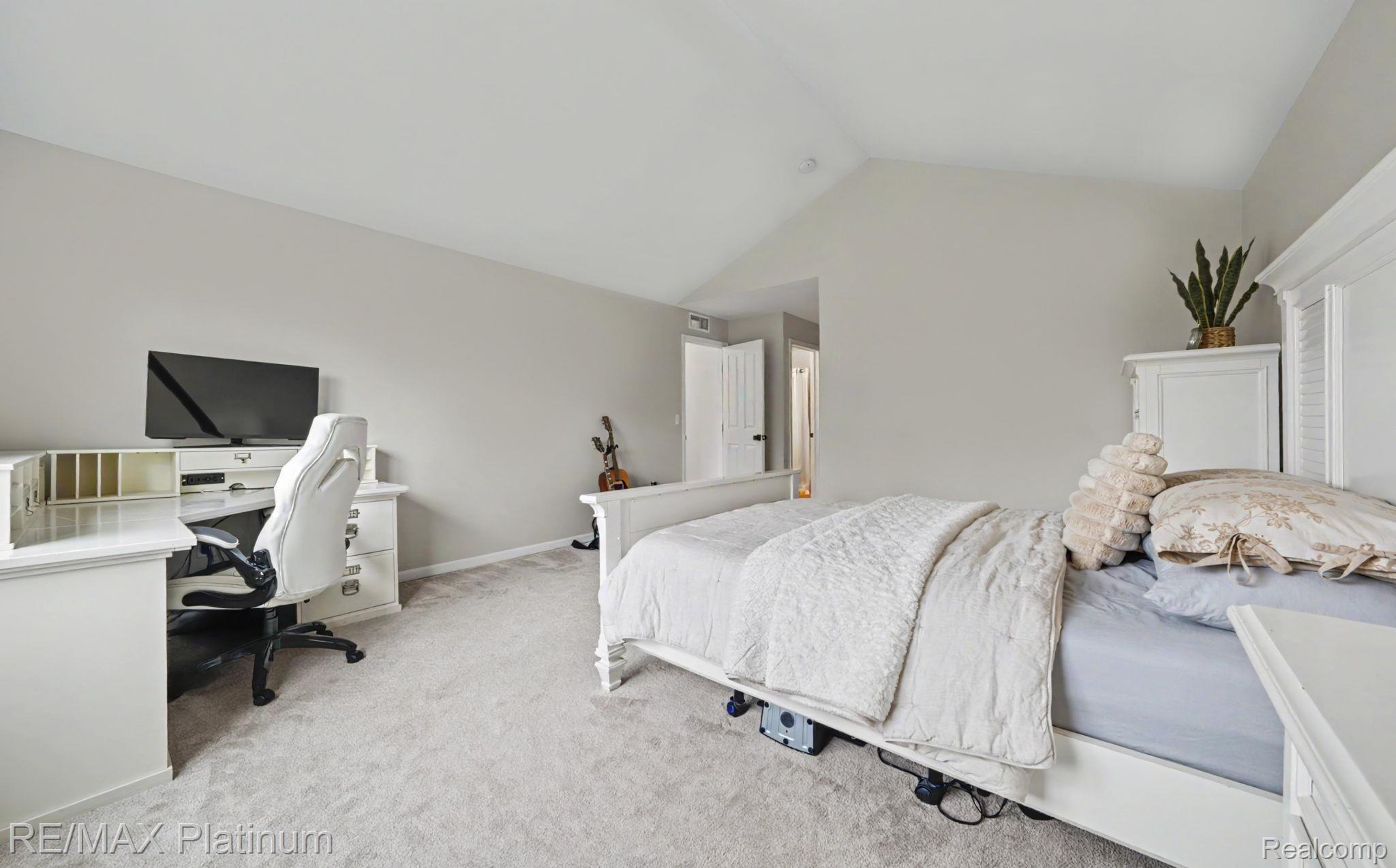 4253 Hampton Ridge Boulevard