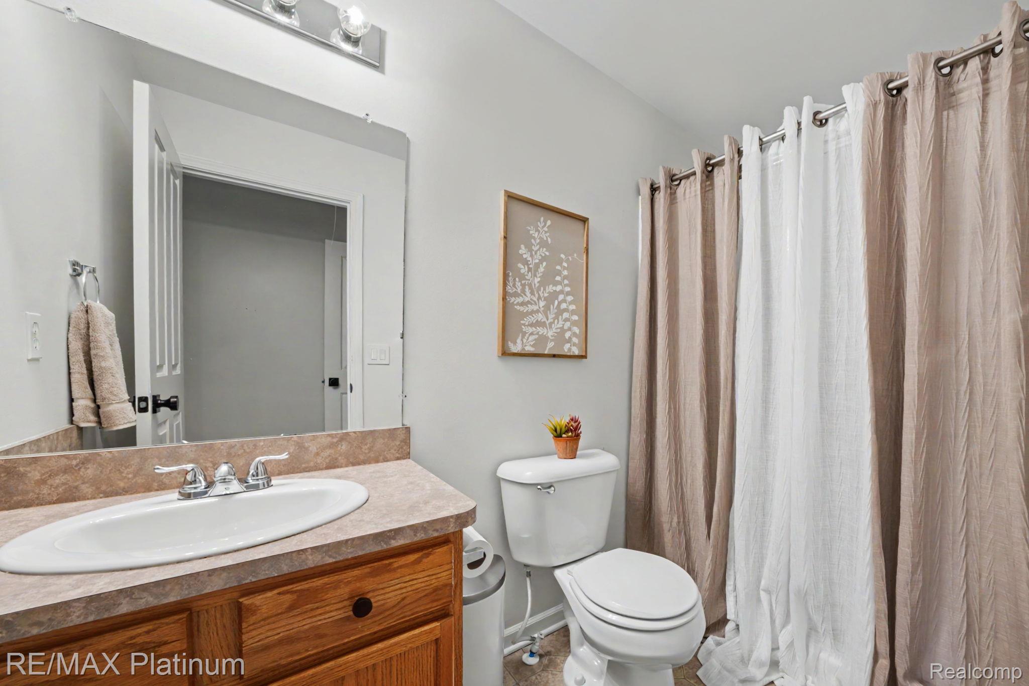 4253 Hampton Ridge Boulevard