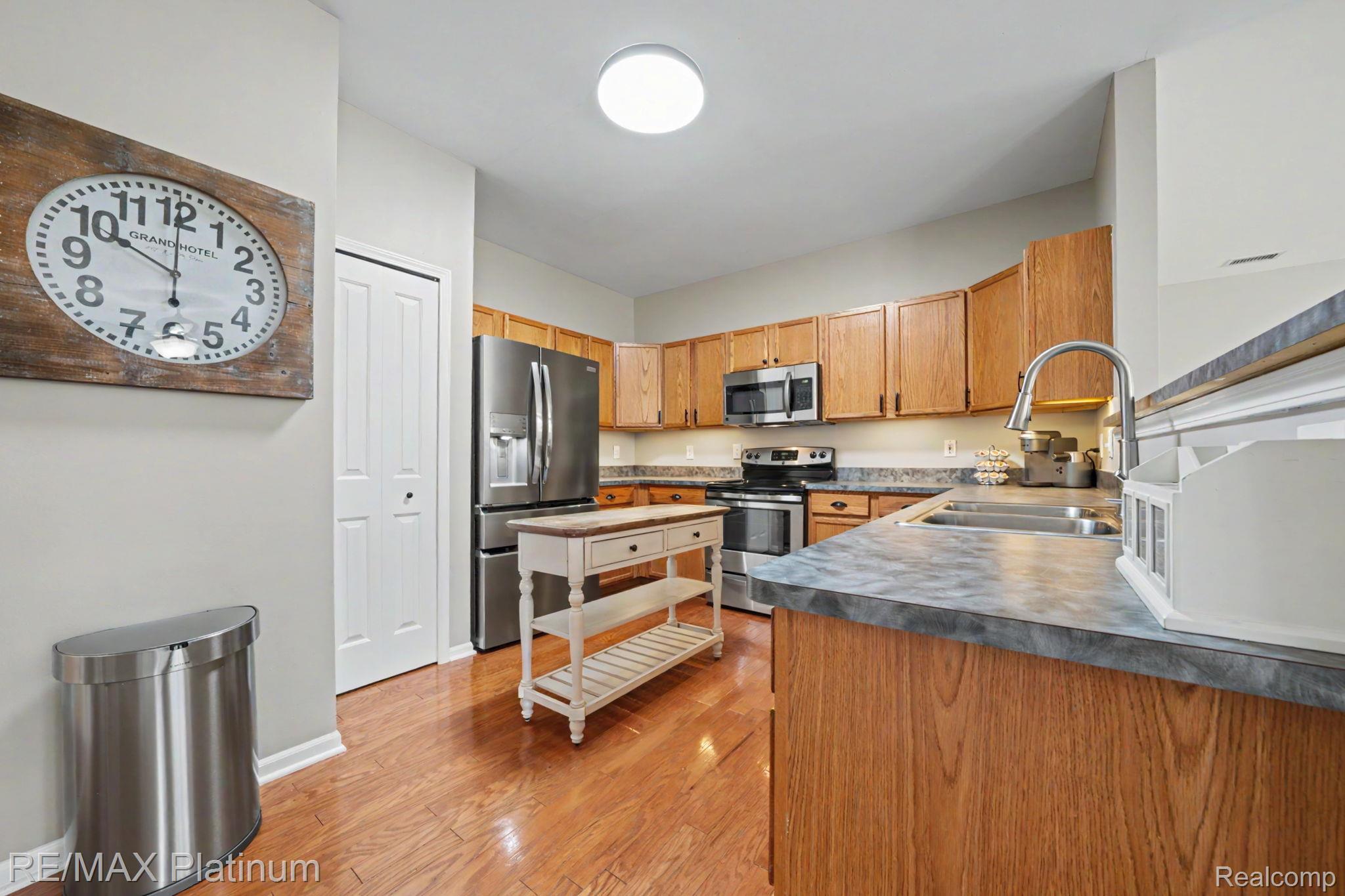 4253 Hampton Ridge Boulevard