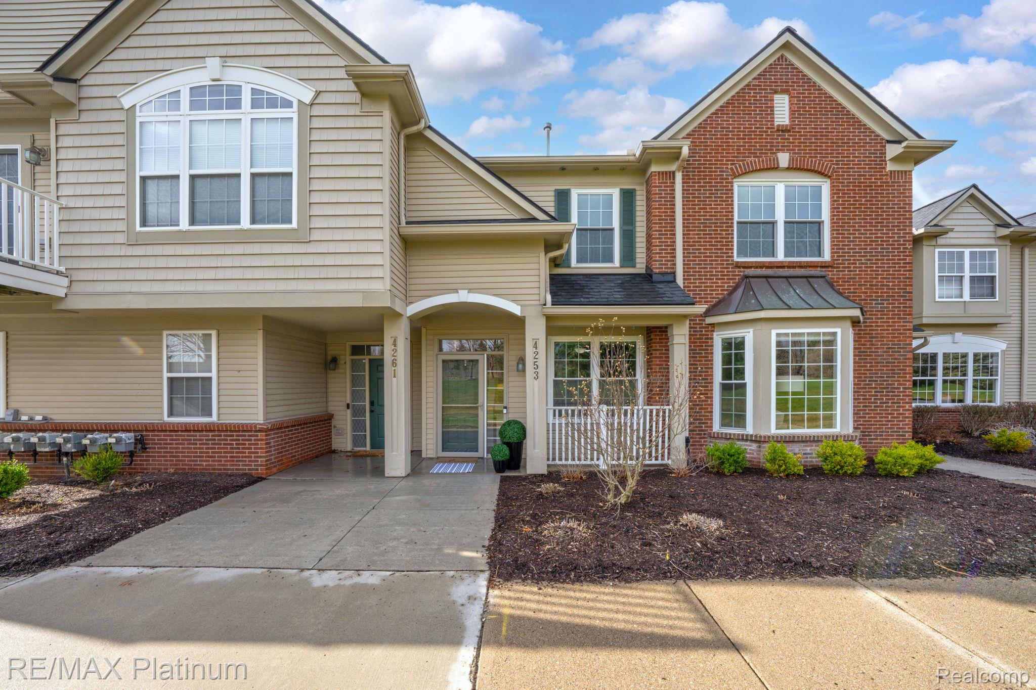 4253 Hampton Ridge Boulevard