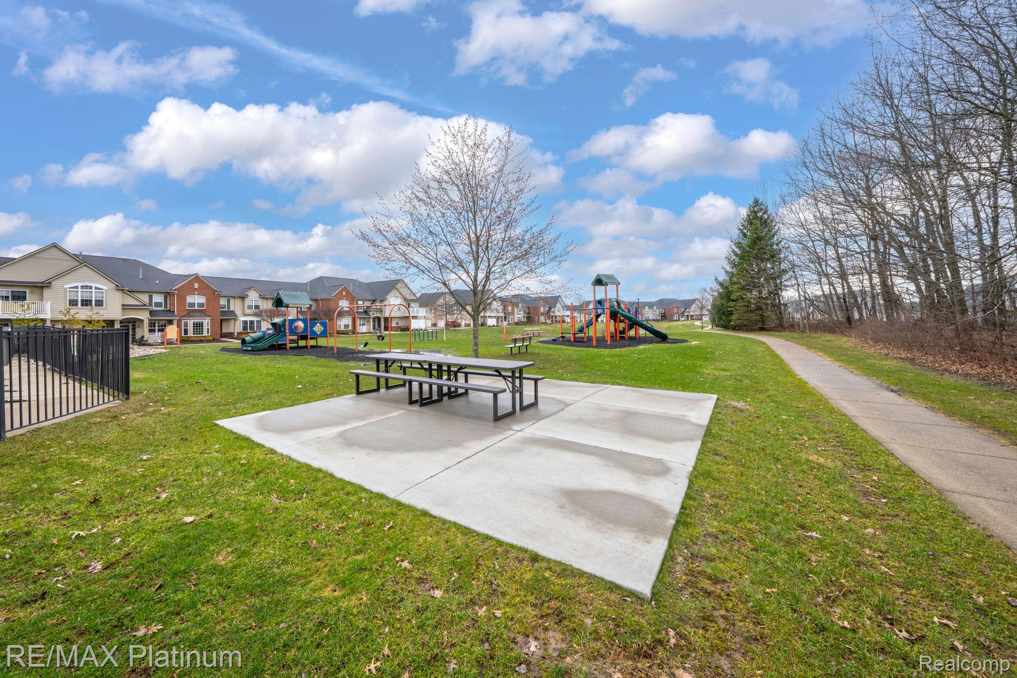 4253 Hampton Ridge Boulevard