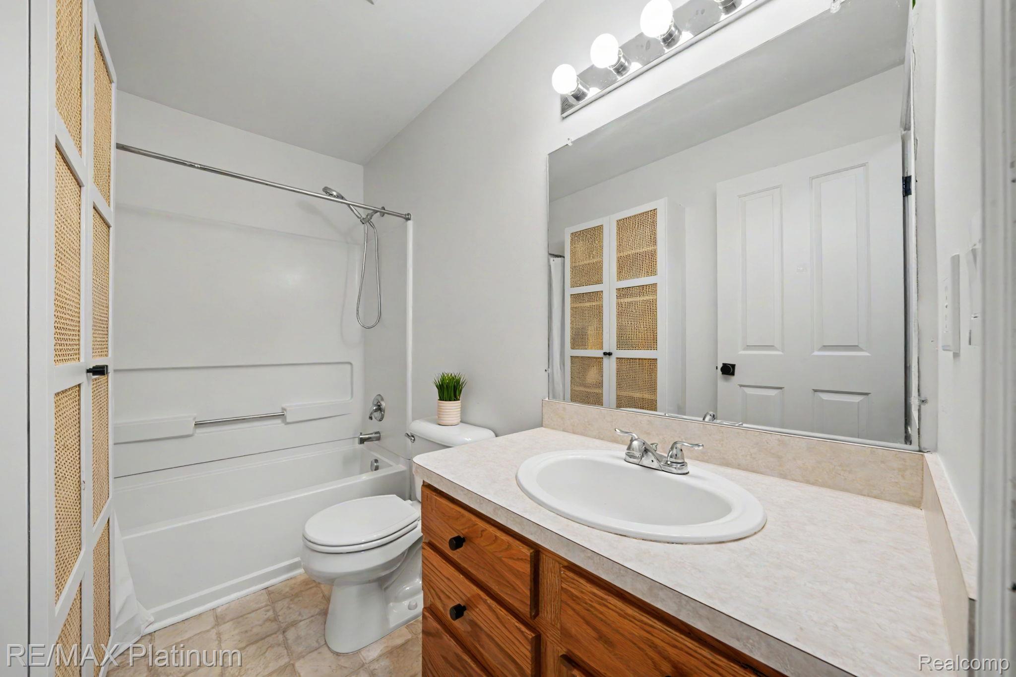 4253 Hampton Ridge Boulevard