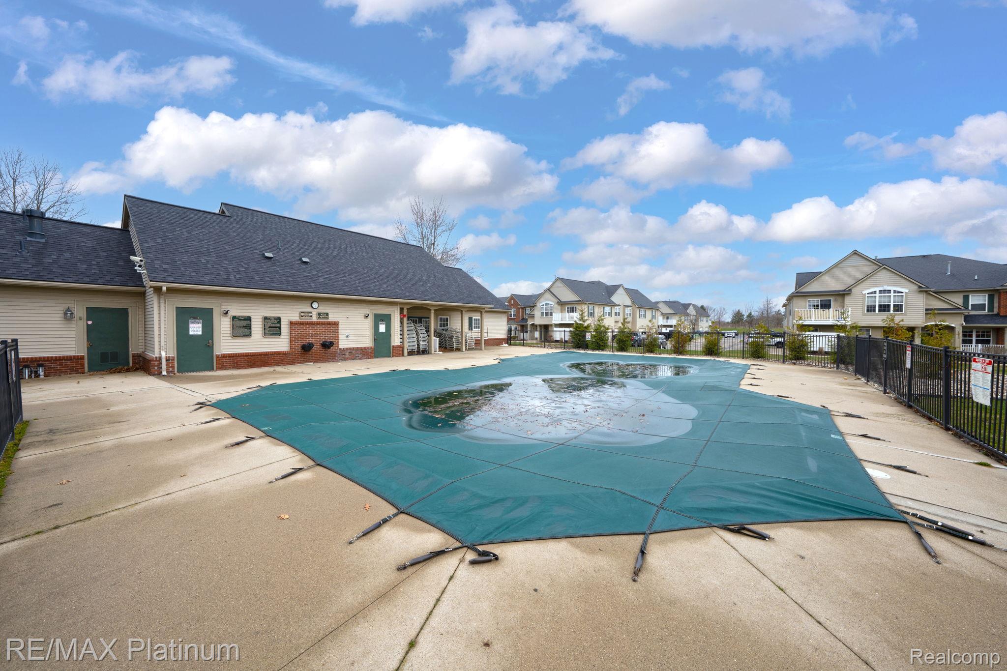 4253 Hampton Ridge Boulevard