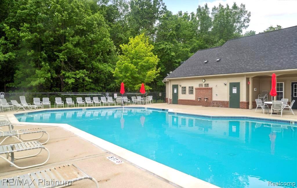 4253 Hampton Ridge Boulevard