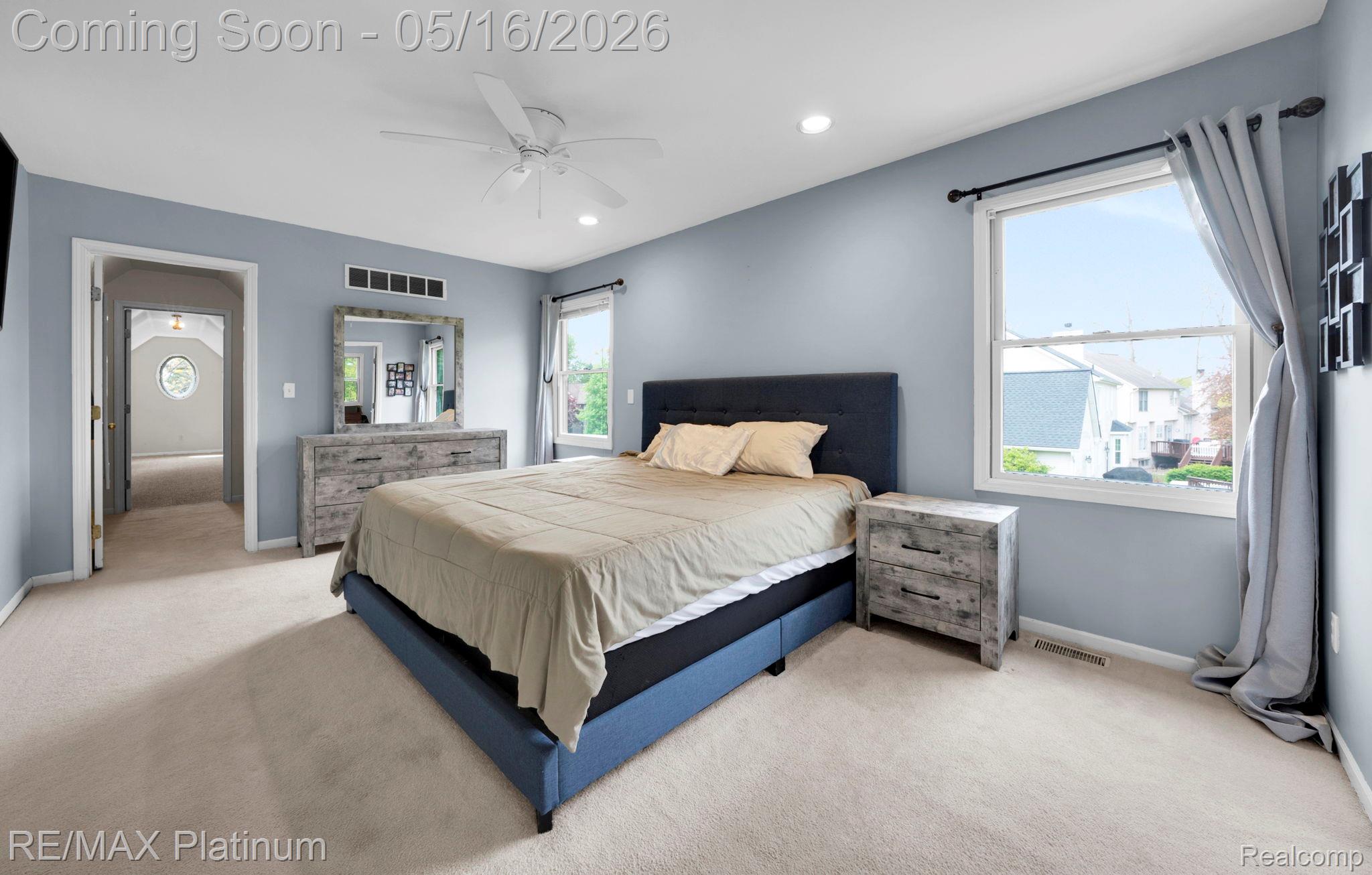 5043 Oak Bluff Court