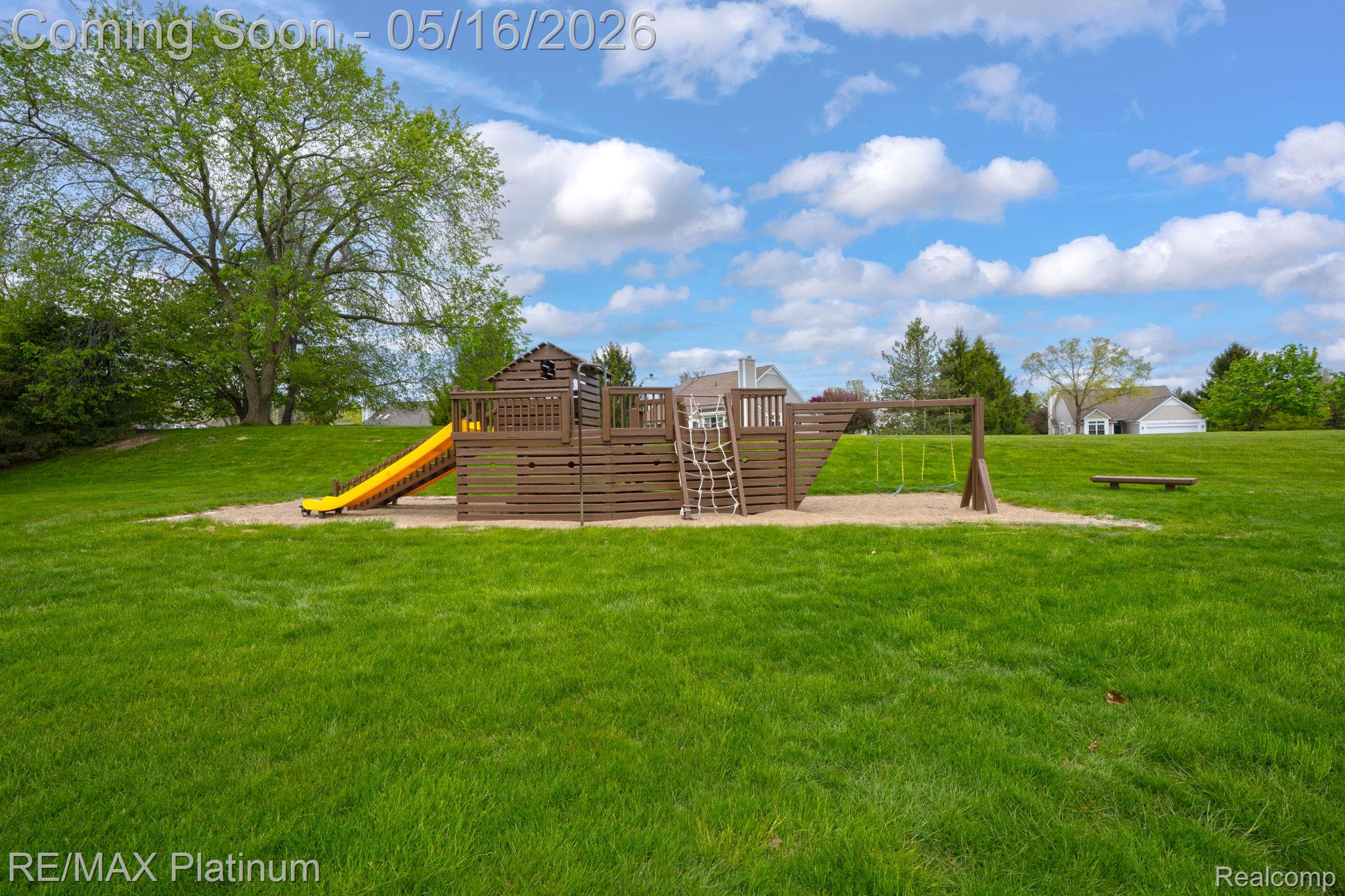 5043 Oak Bluff Court