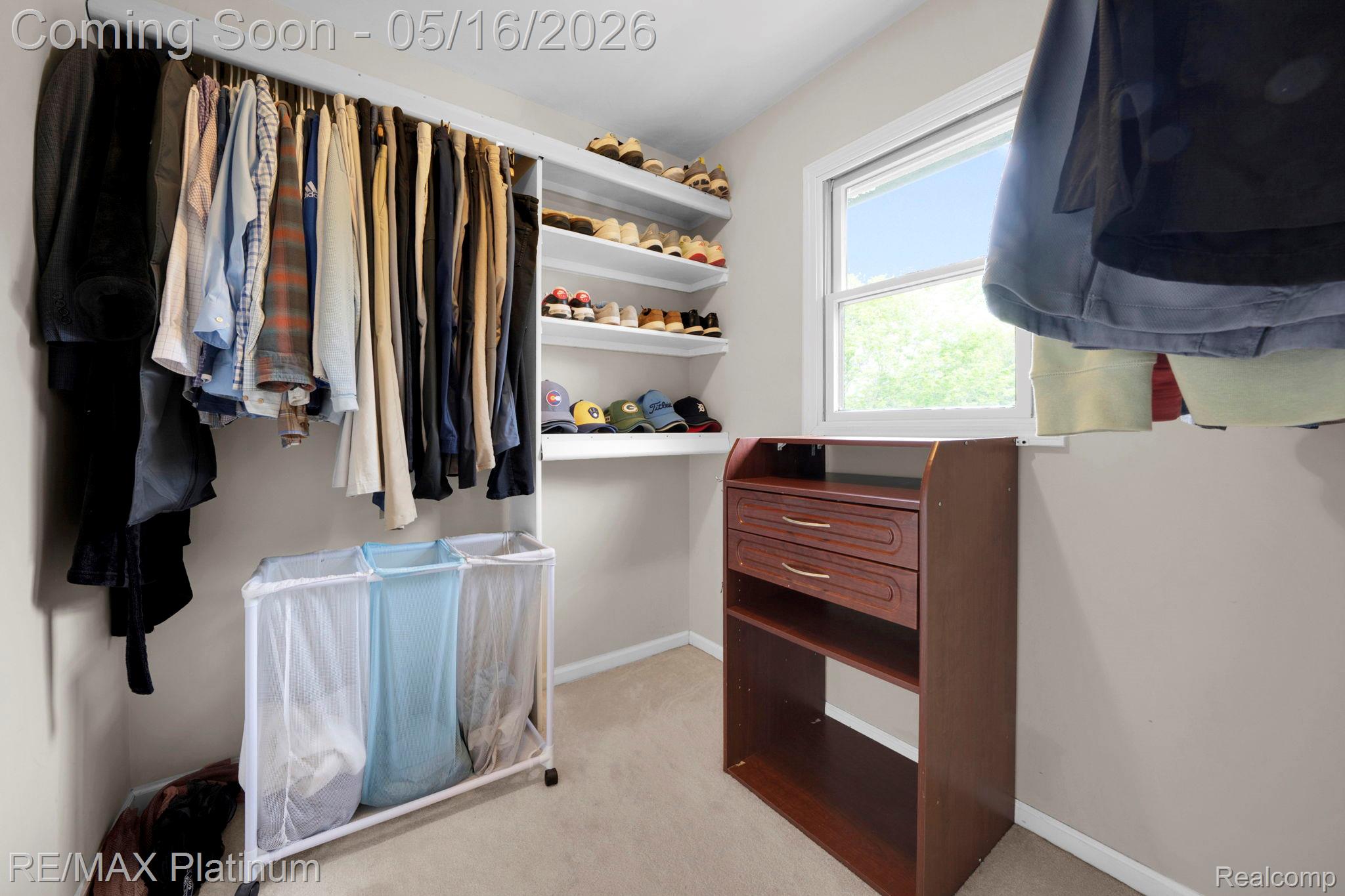 5043 Oak Bluff Court