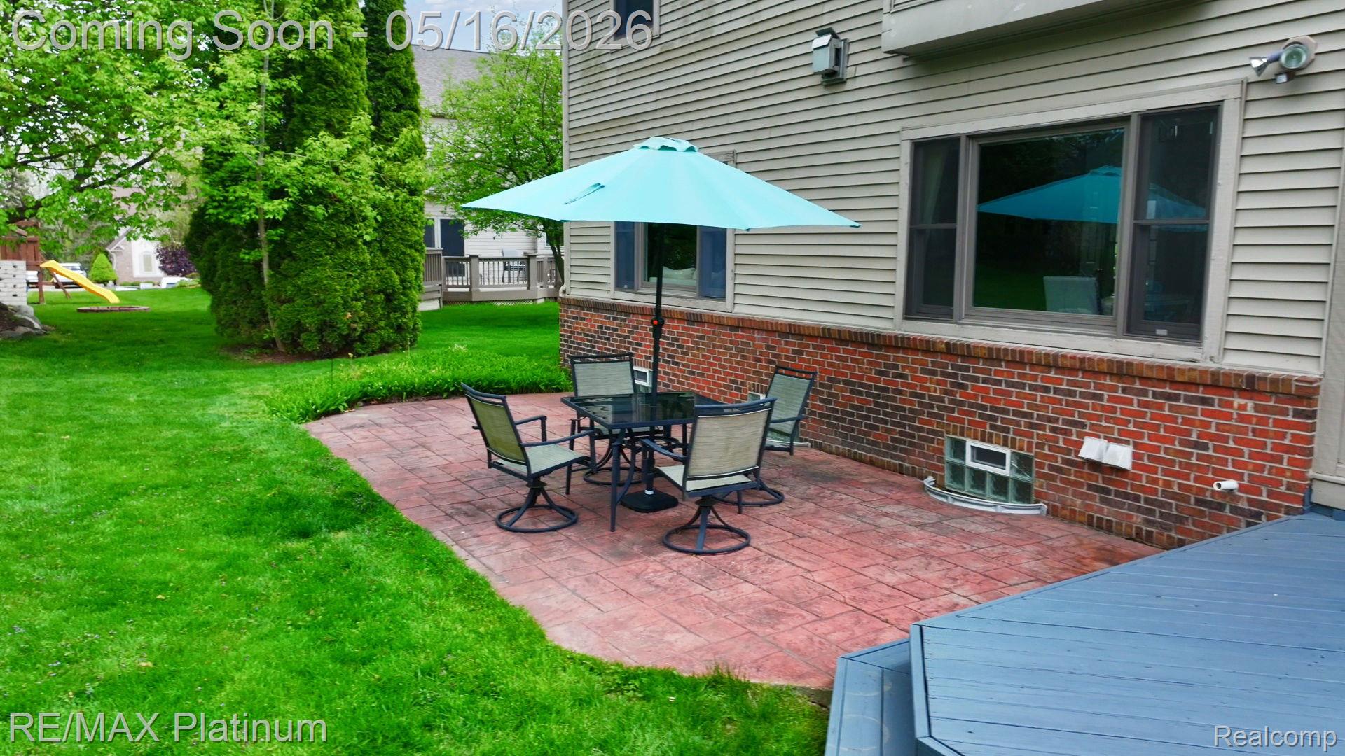 5043 Oak Bluff Court