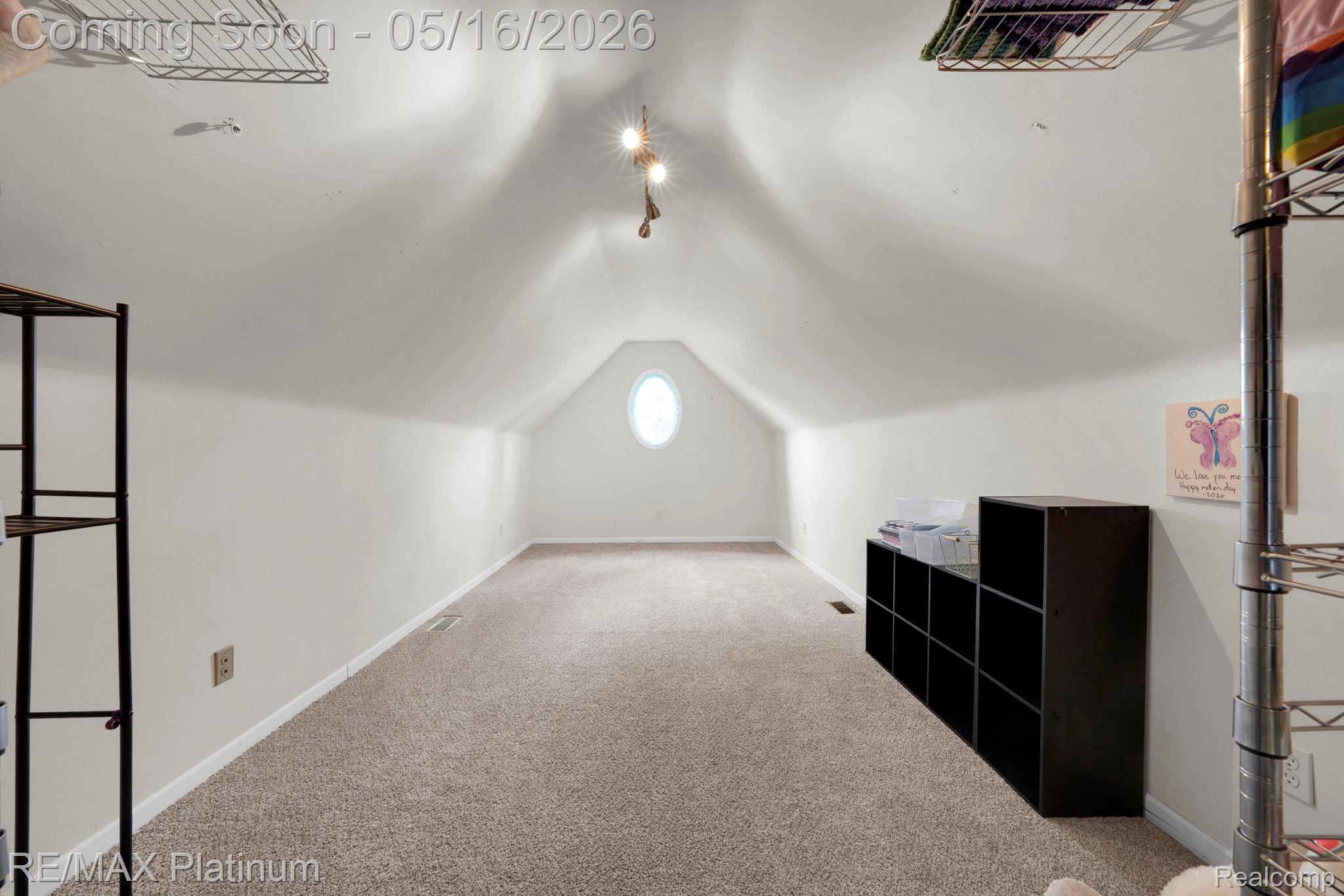 5043 Oak Bluff Court