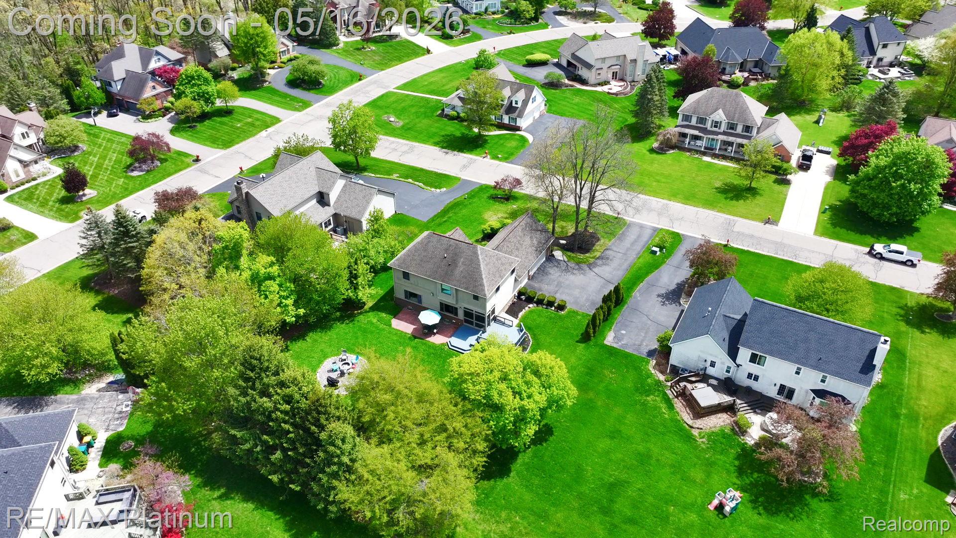 5043 Oak Bluff Court