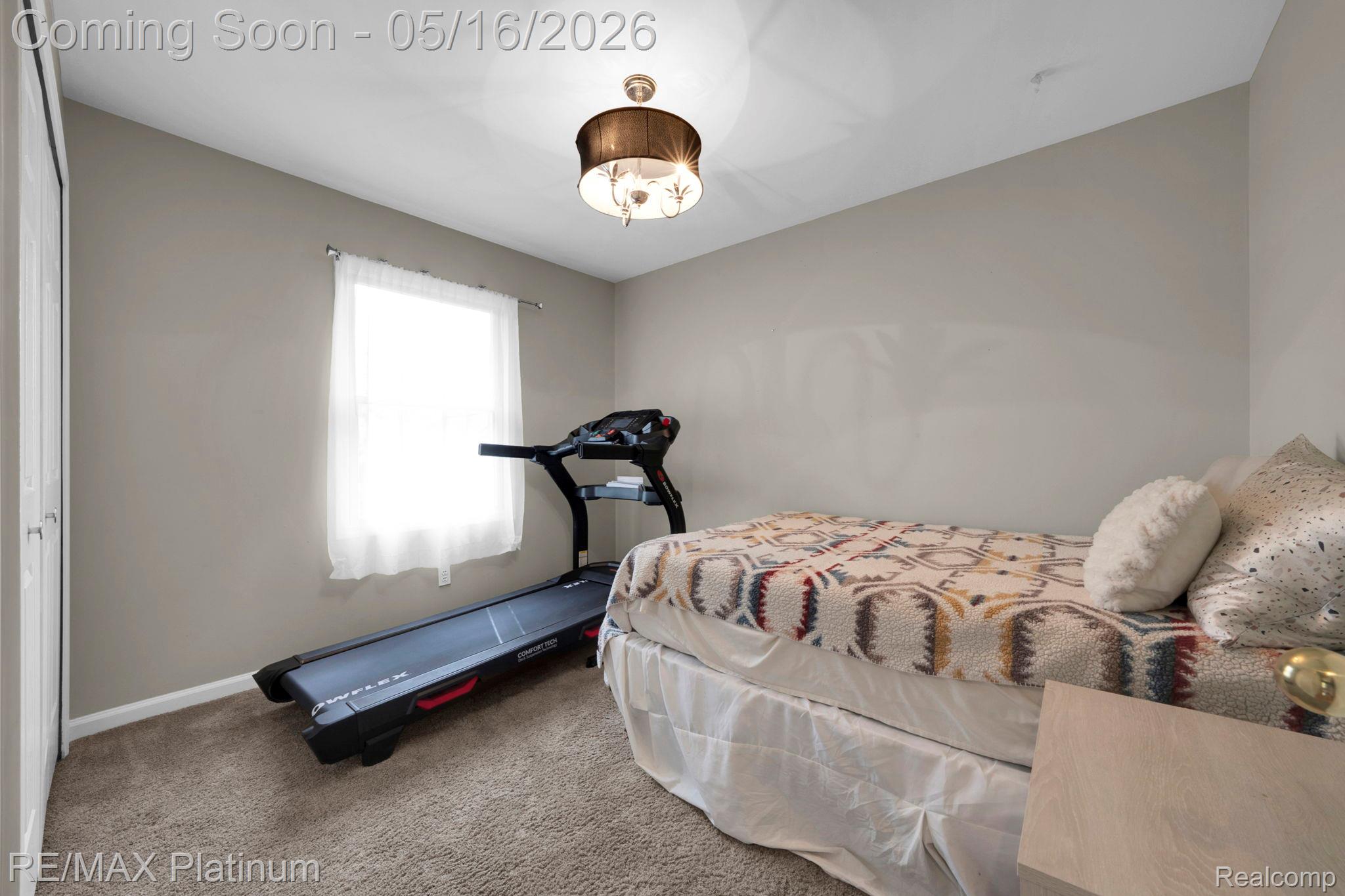 5043 Oak Bluff Court