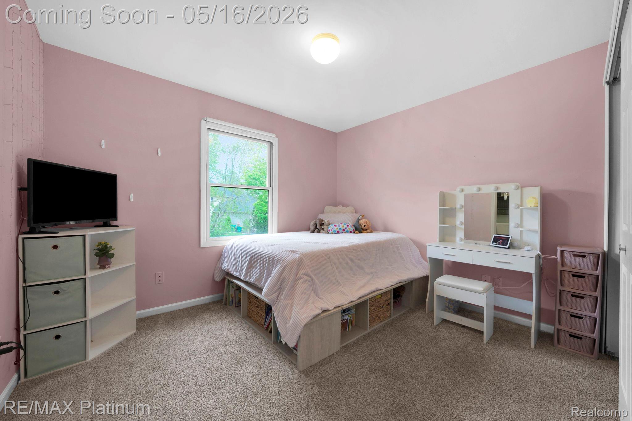 5043 Oak Bluff Court