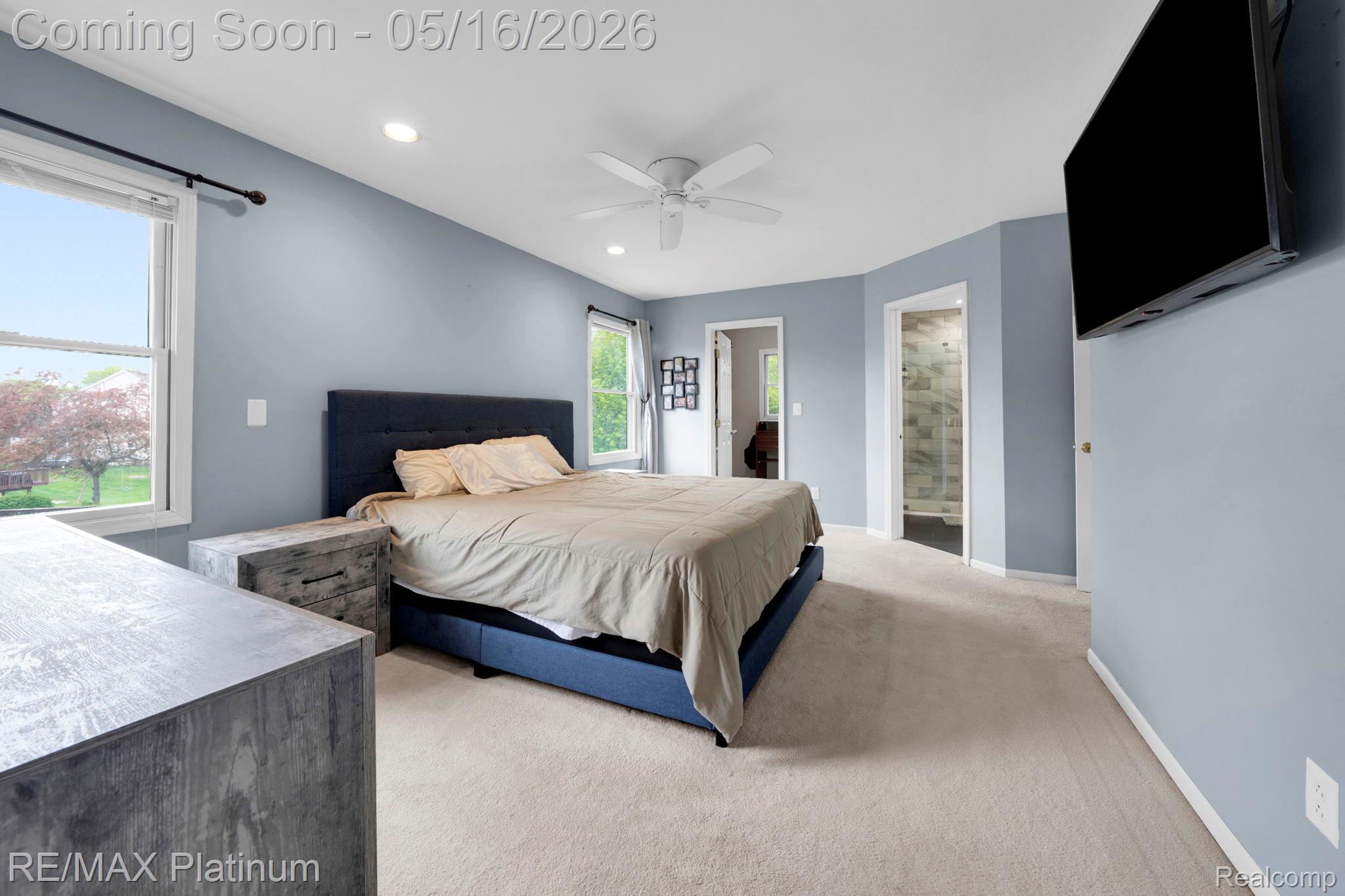 5043 Oak Bluff Court