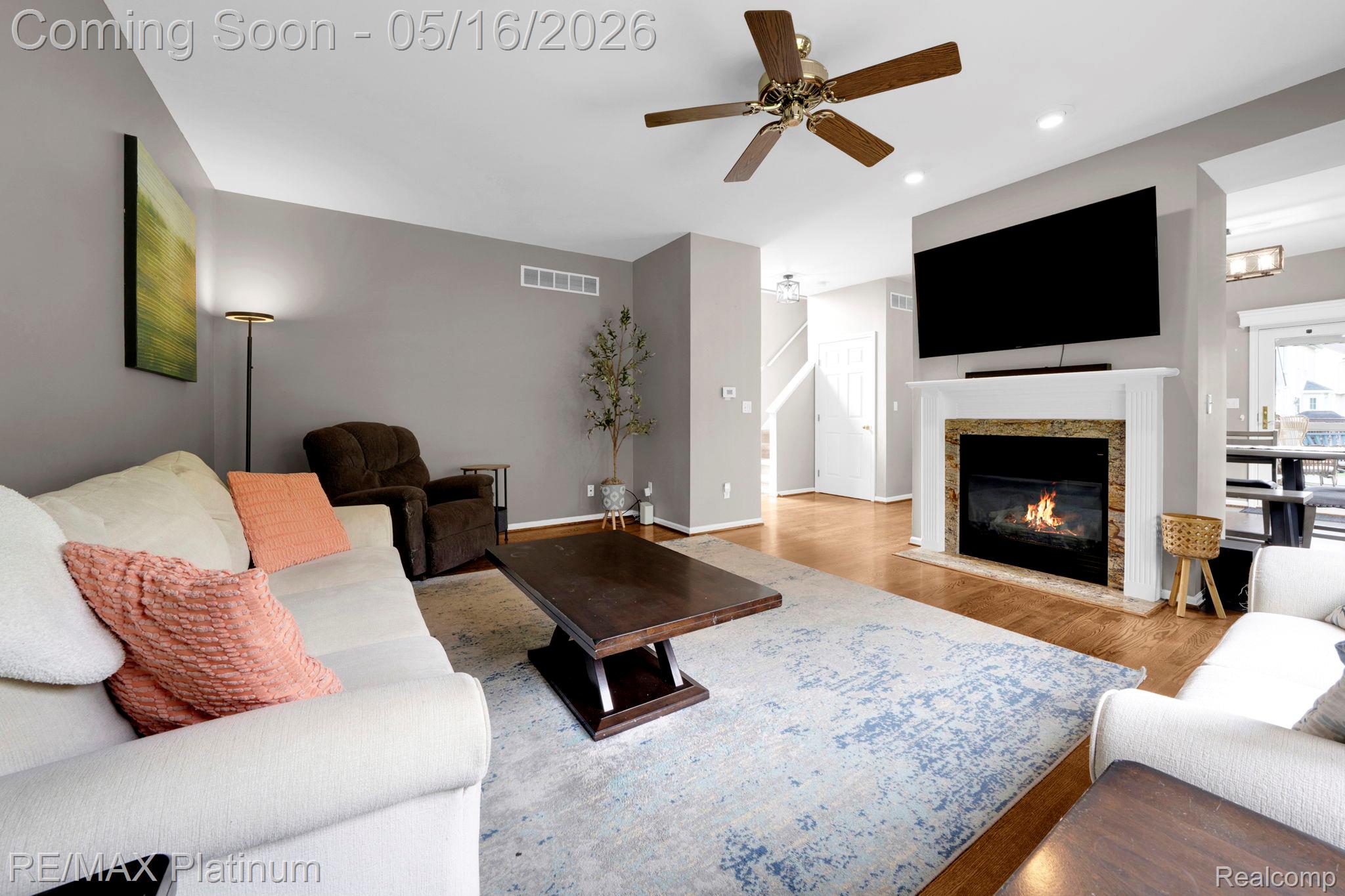 5043 Oak Bluff Court