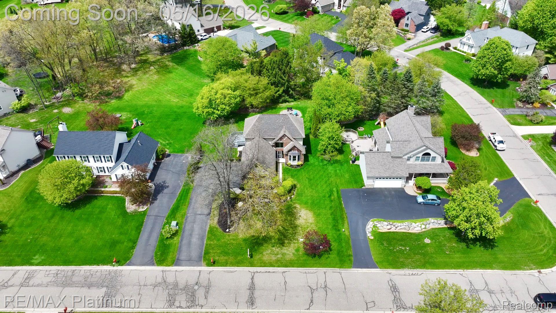 5043 Oak Bluff Court