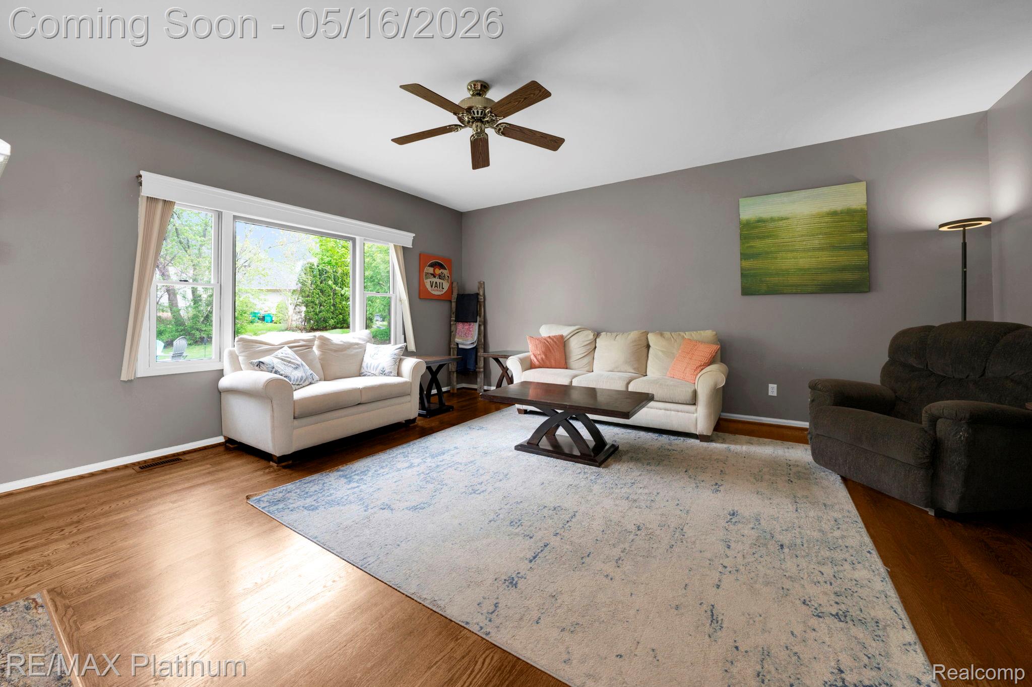 5043 Oak Bluff Court