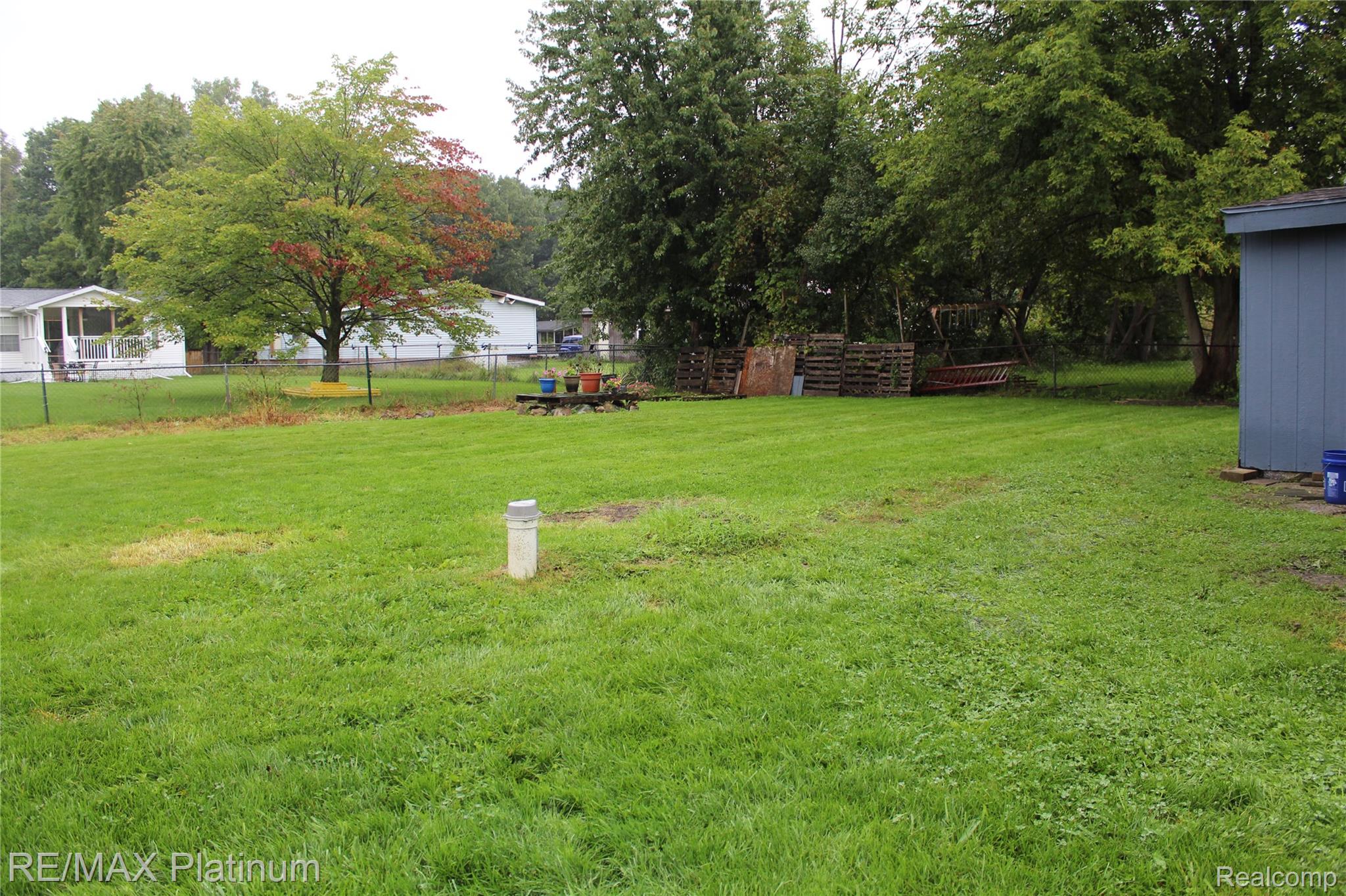 5727 Maunee Drive