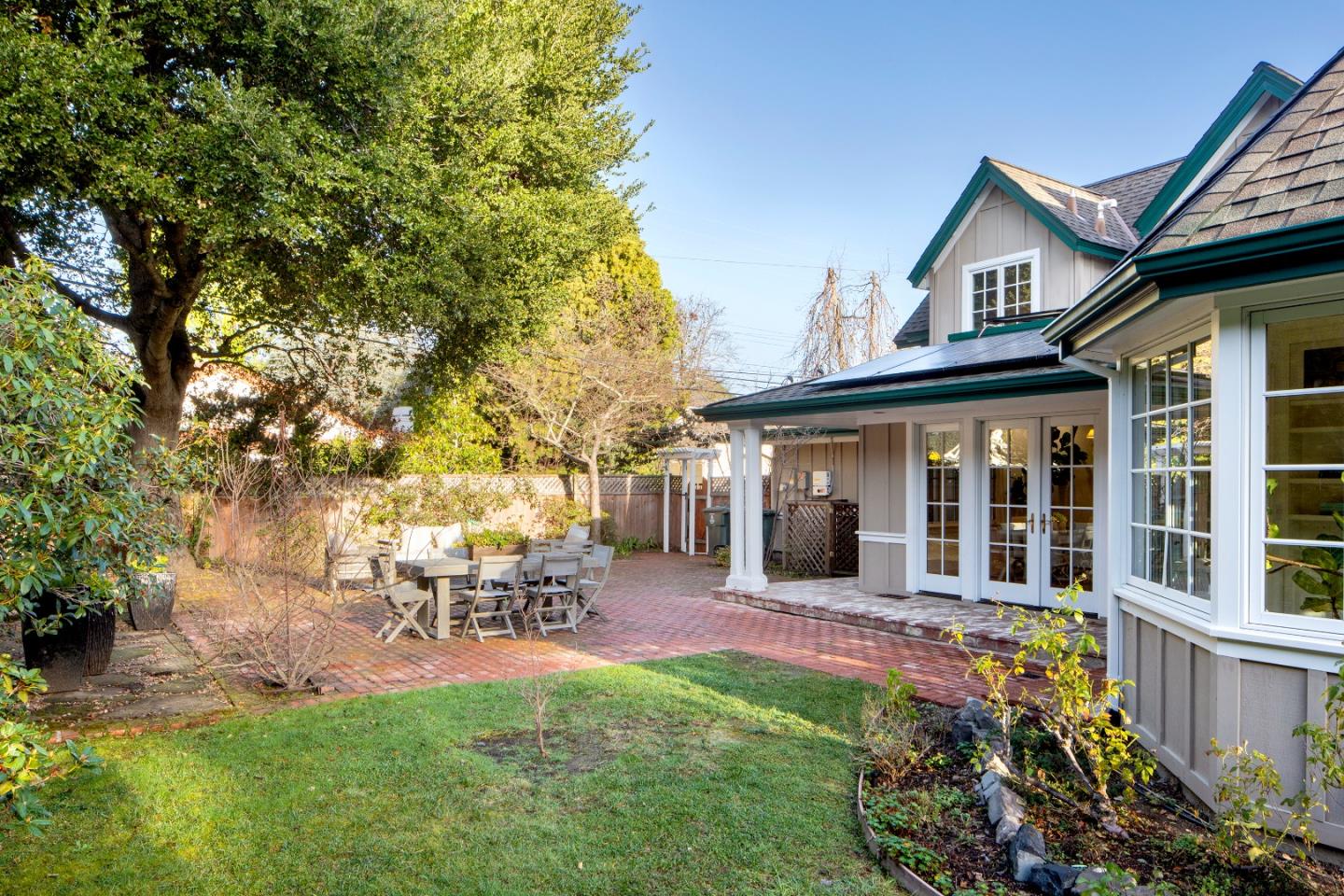 845 Magnolia Street