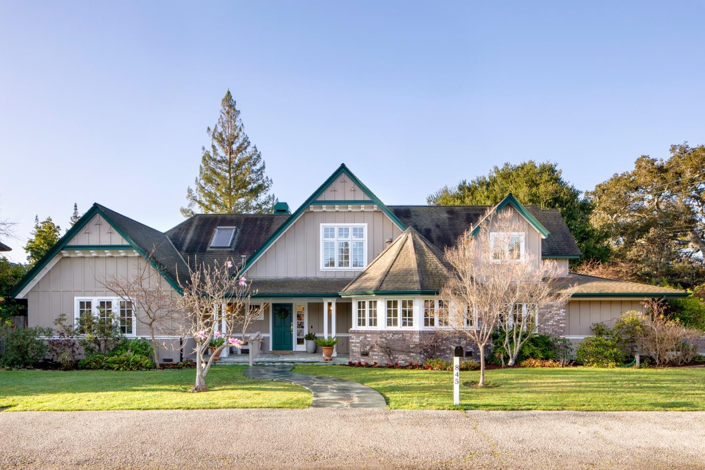 845 Magnolia Street